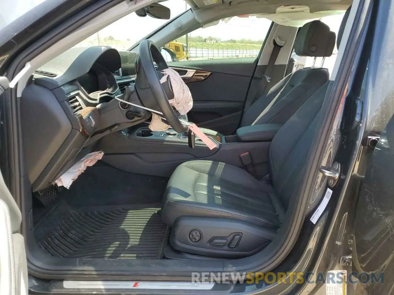 7 Photograph of a damaged car WAUENAF40KN015544 AUDI A4 2019