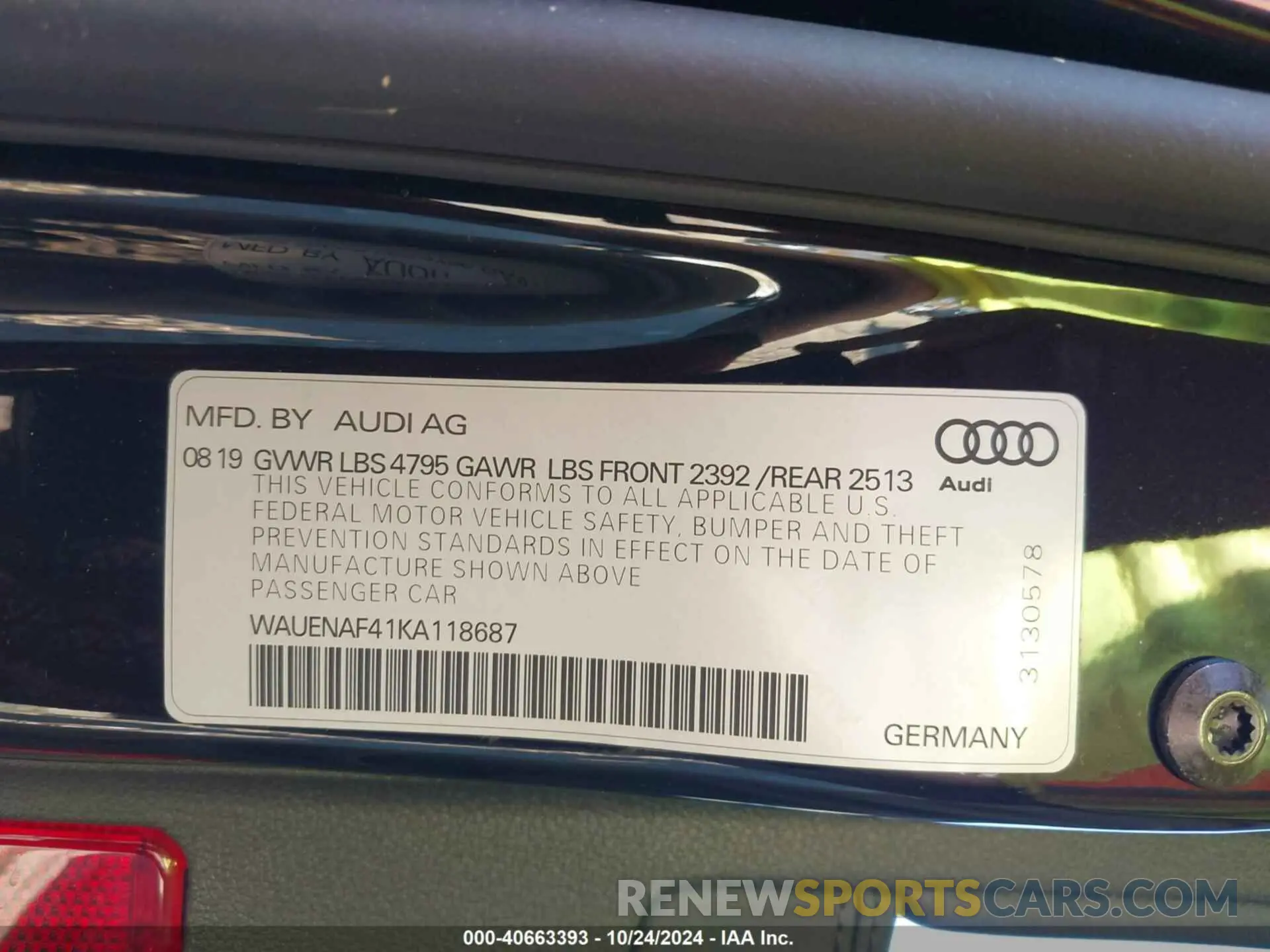 9 Photograph of a damaged car WAUENAF41KA118687 AUDI A4 2019