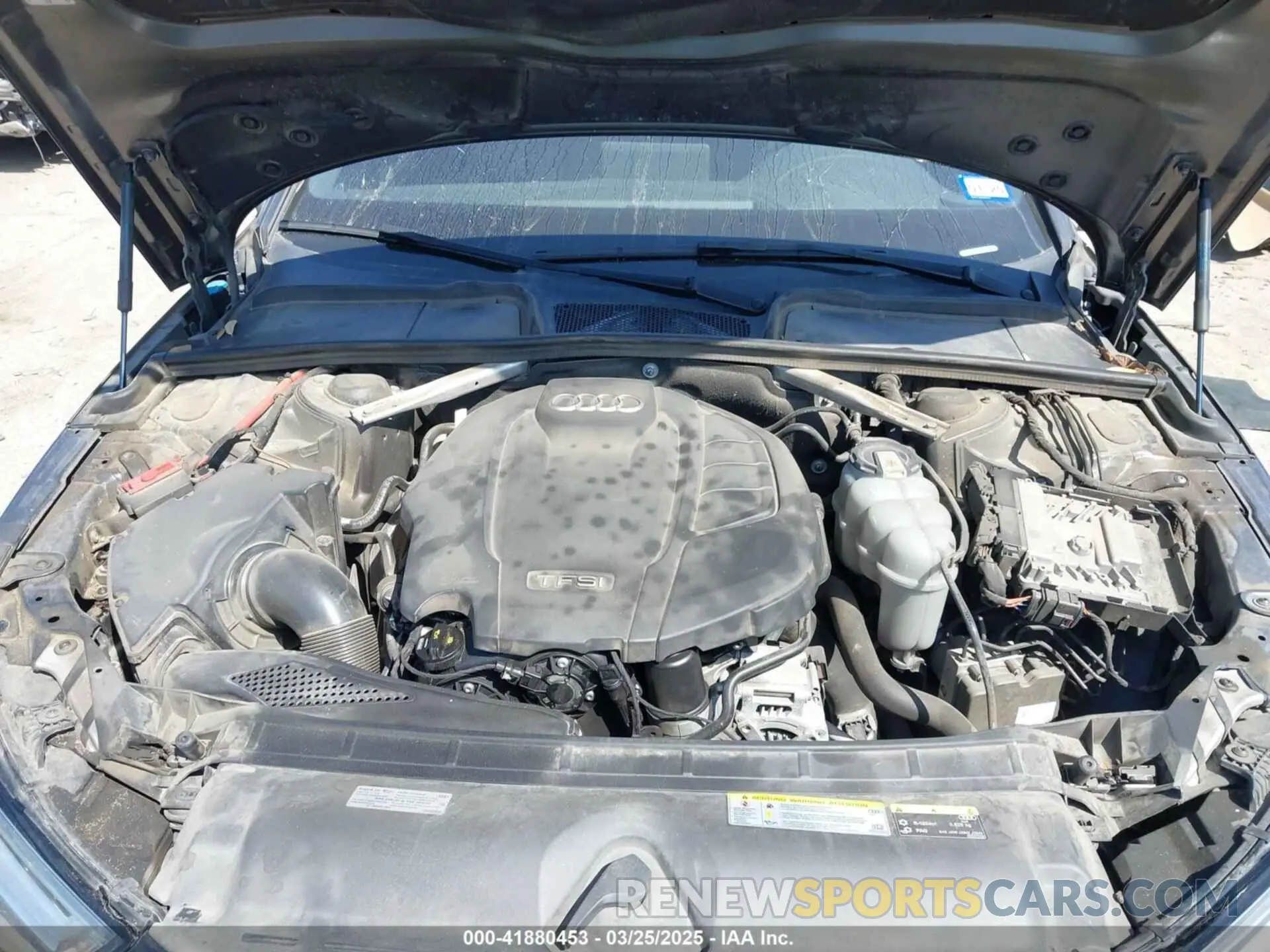 10 Photograph of a damaged car WAUENAF41KN016542 AUDI A4 2019