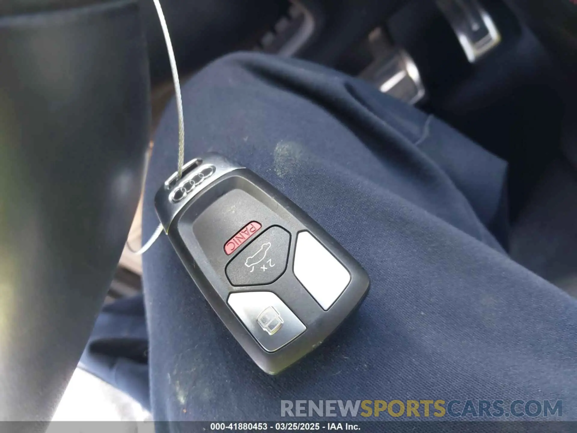 11 Photograph of a damaged car WAUENAF41KN016542 AUDI A4 2019