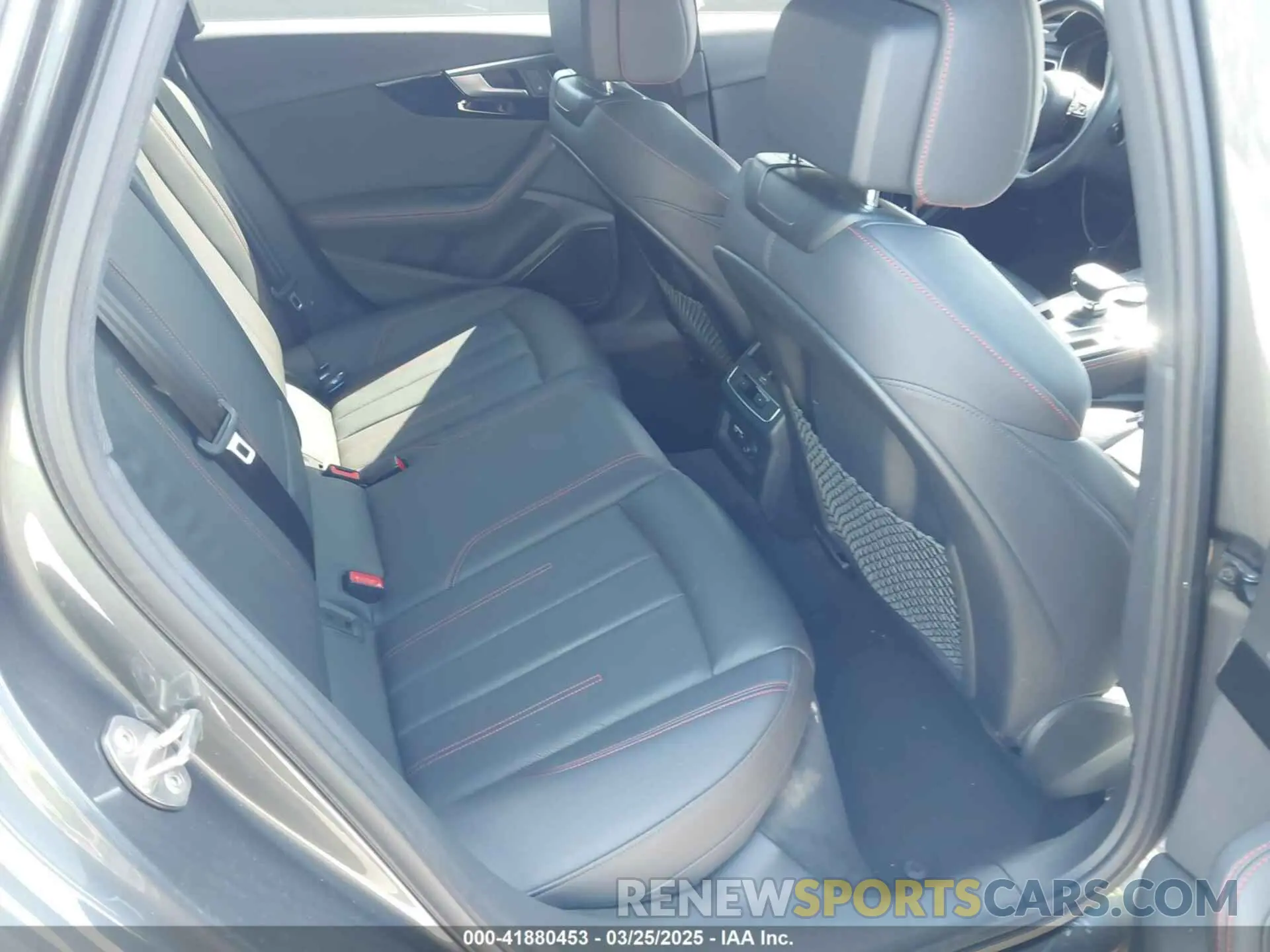 8 Photograph of a damaged car WAUENAF41KN016542 AUDI A4 2019