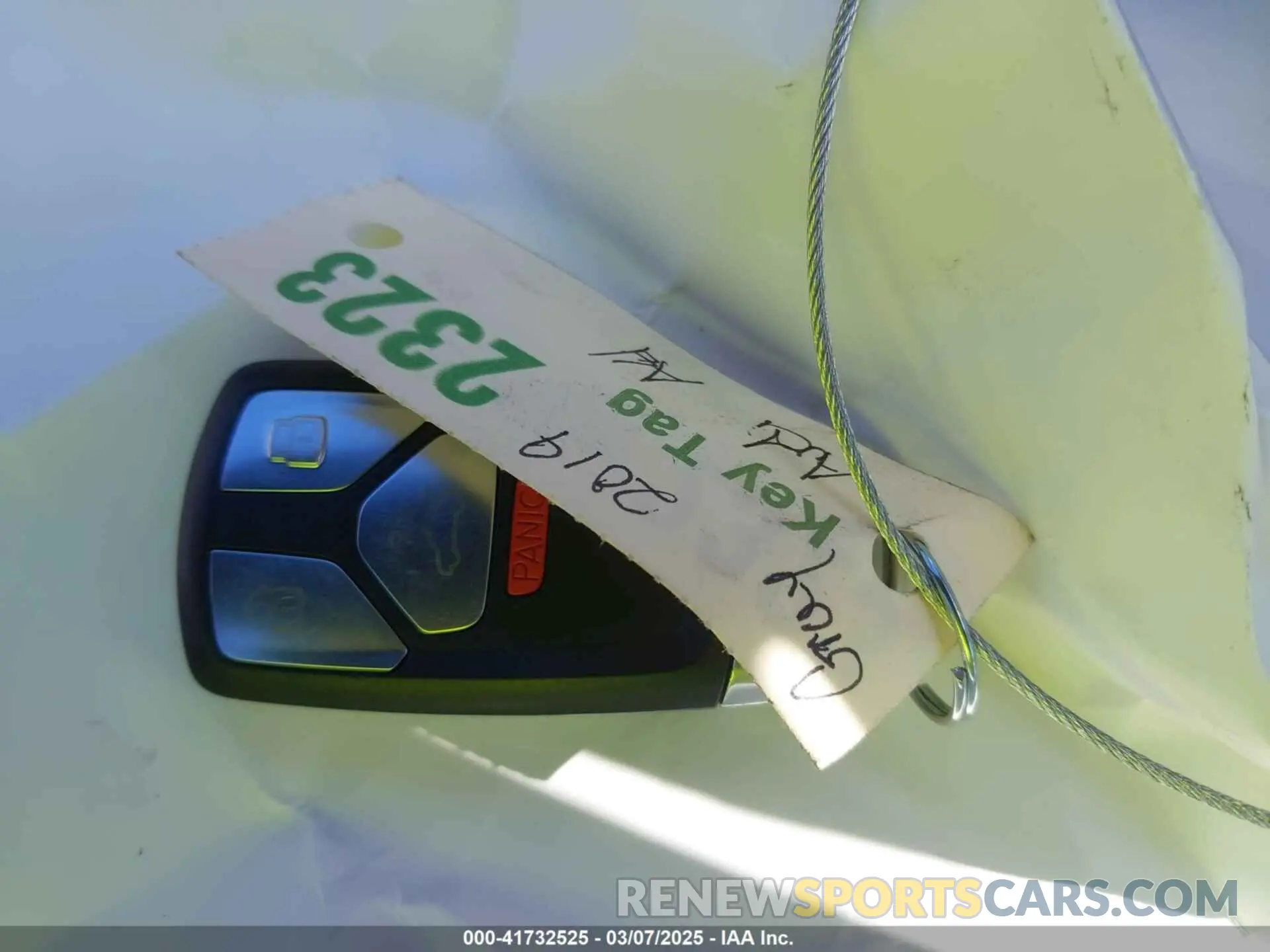 11 Photograph of a damaged car WAUENAF42KA026858 AUDI A4 2019