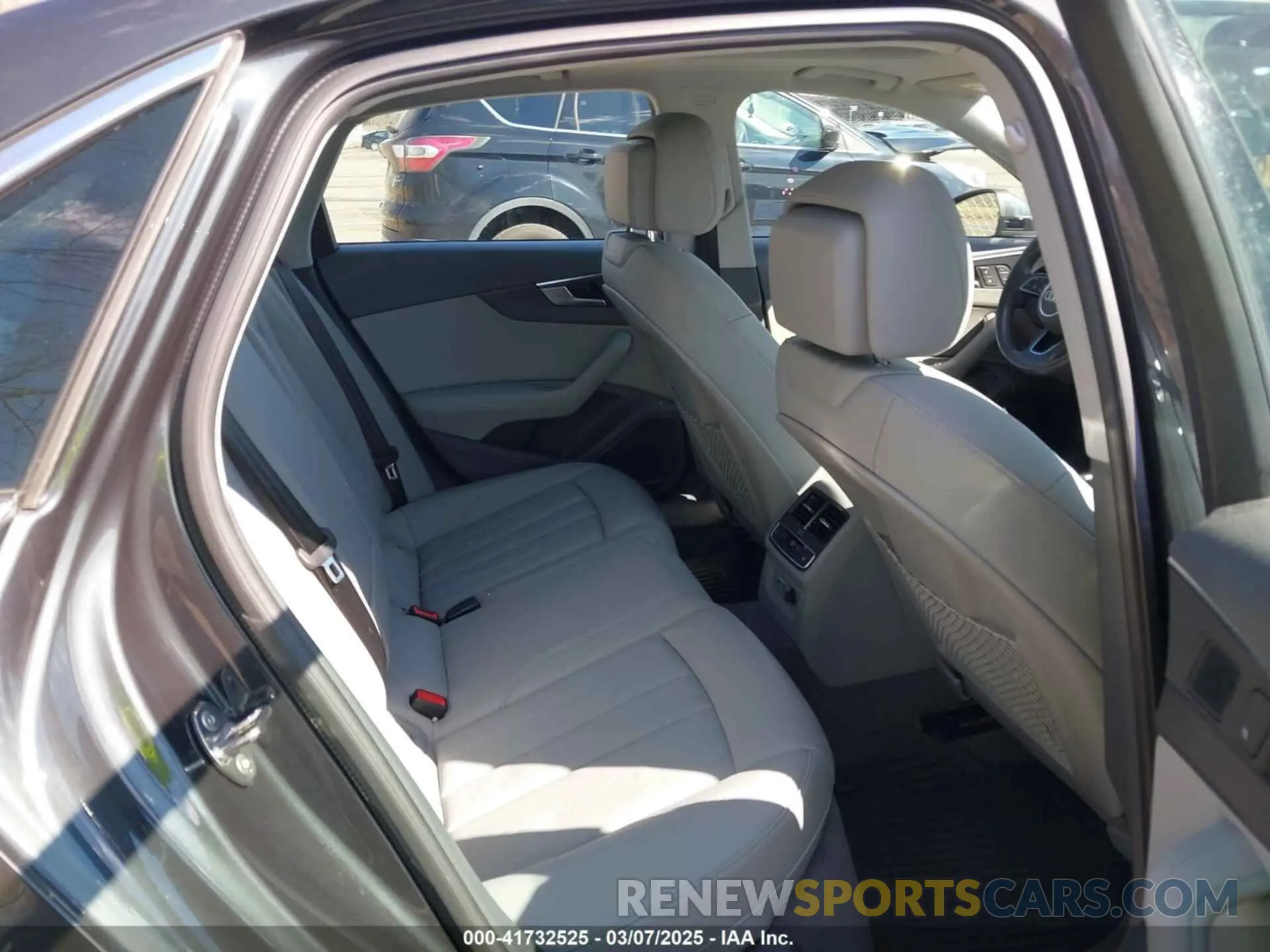 8 Photograph of a damaged car WAUENAF42KA026858 AUDI A4 2019