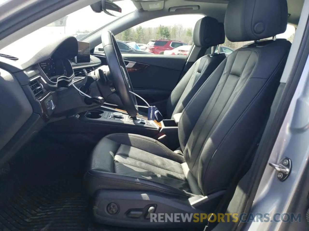 7 Photograph of a damaged car WAUENAF43KA040154 AUDI A4 2019