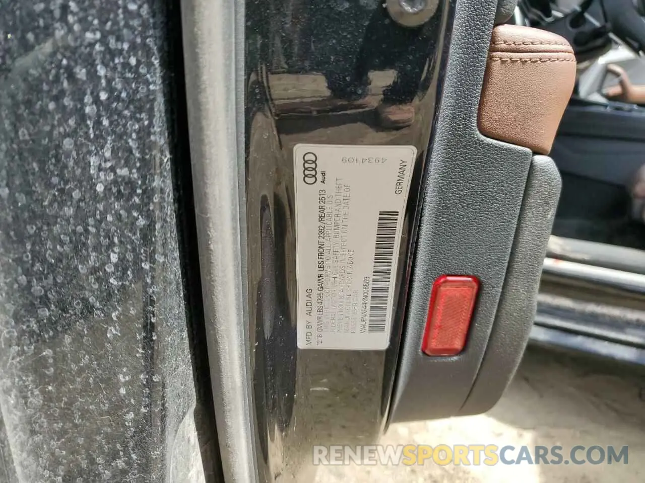 12 Photograph of a damaged car WAUENAF44KN006569 AUDI A4 2019
