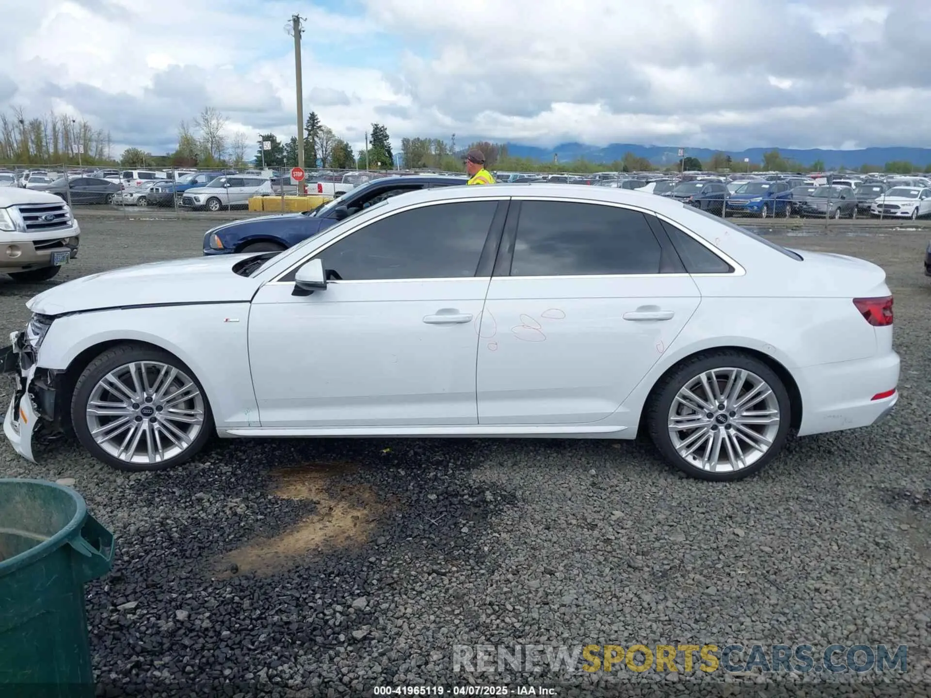 14 Photograph of a damaged car WAUENAF44KN013764 AUDI A4 2019