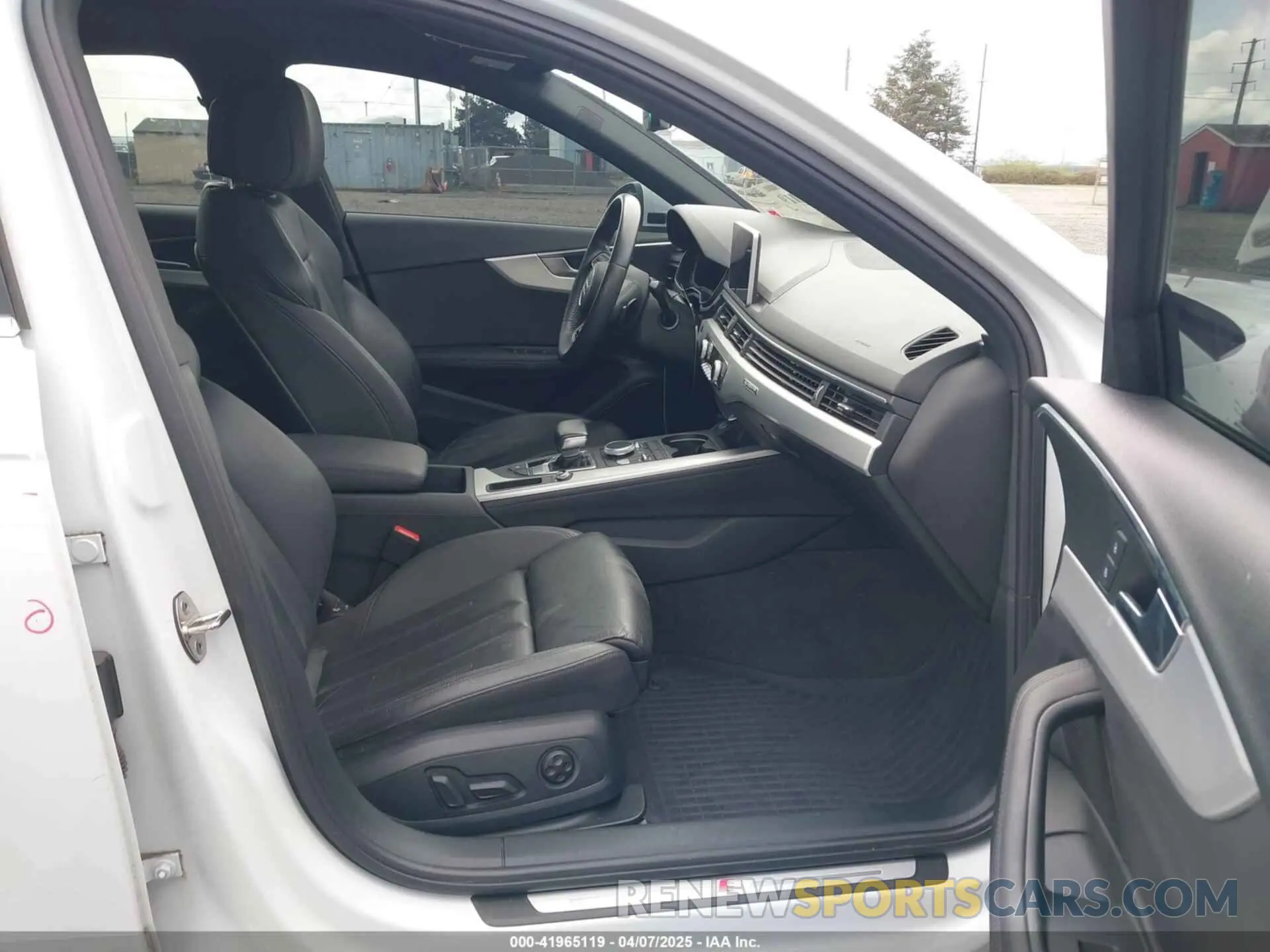 5 Photograph of a damaged car WAUENAF44KN013764 AUDI A4 2019