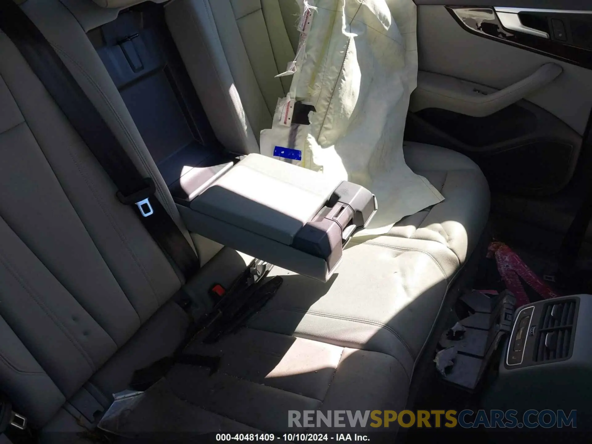8 Photograph of a damaged car WAUENAF44KN016048 AUDI A4 2019
