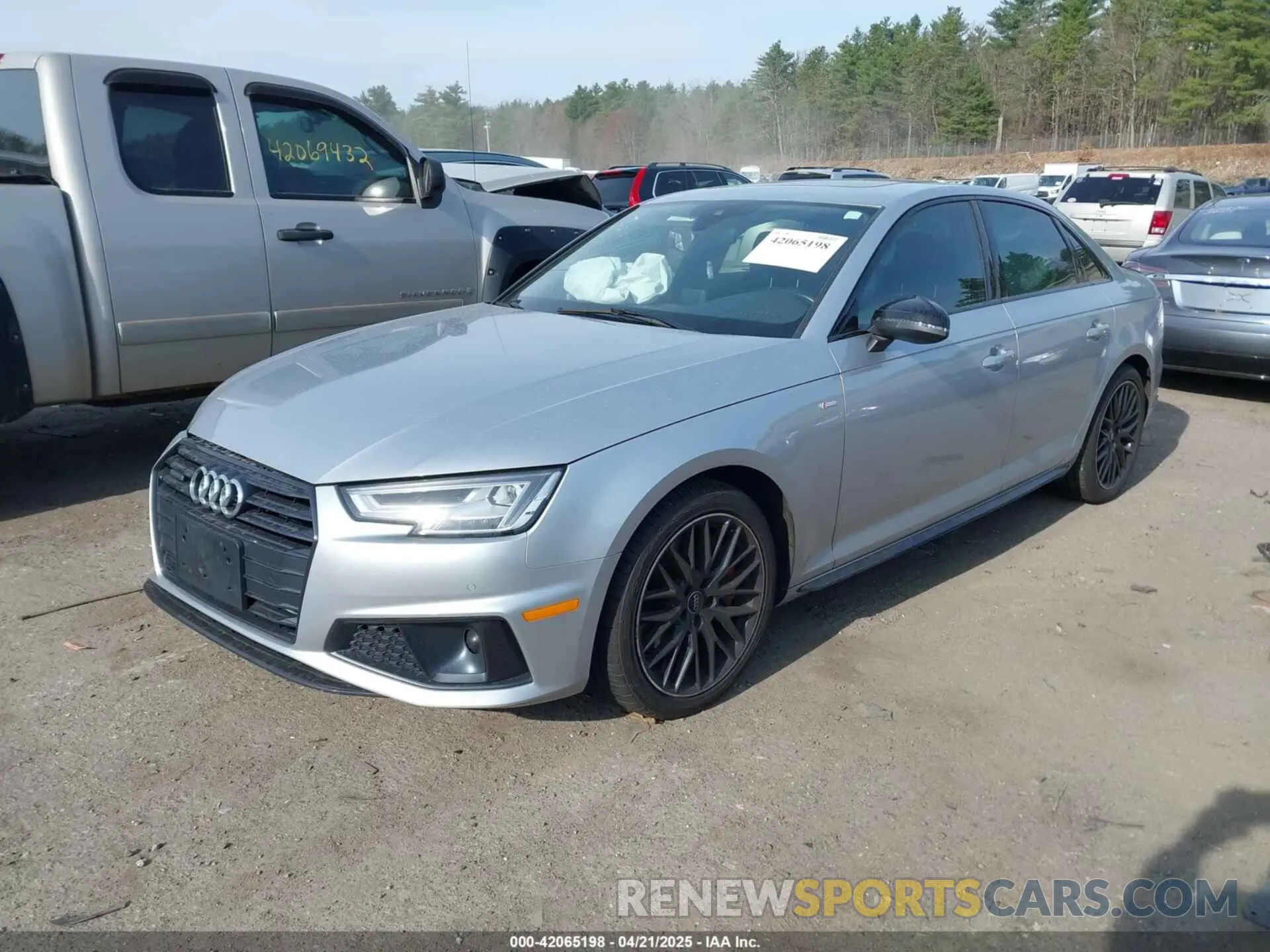 2 Photograph of a damaged car WAUENAF45KN019041 AUDI A4 2019