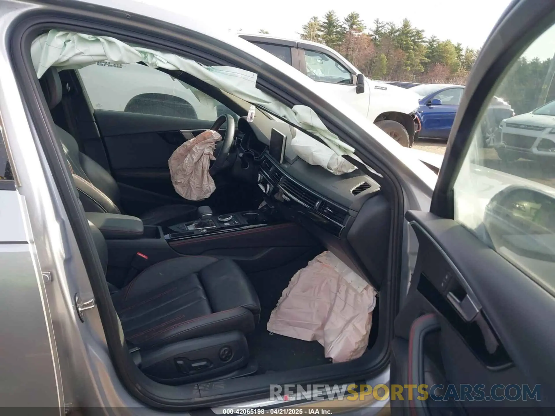 5 Photograph of a damaged car WAUENAF45KN019041 AUDI A4 2019