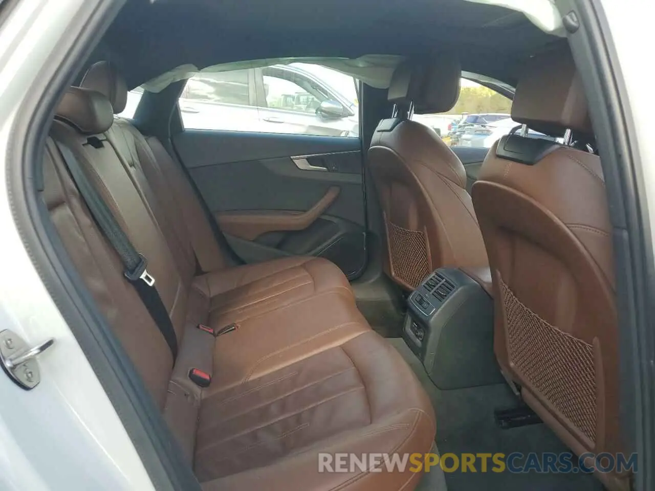 10 Photograph of a damaged car WAUENAF47KA007531 AUDI A4 2019