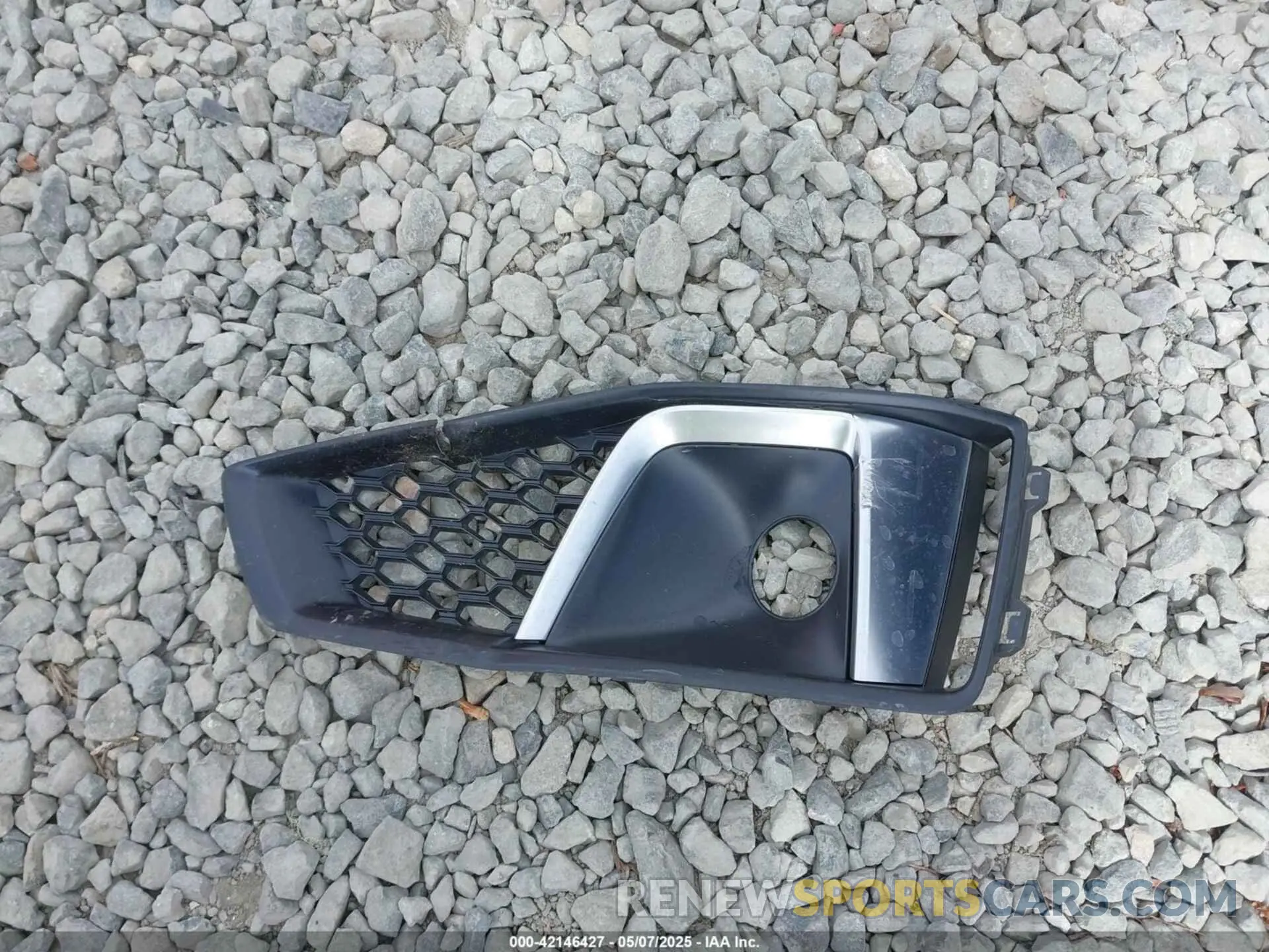 12 Photograph of a damaged car WAUENAF47KA056731 AUDI A4 2019
