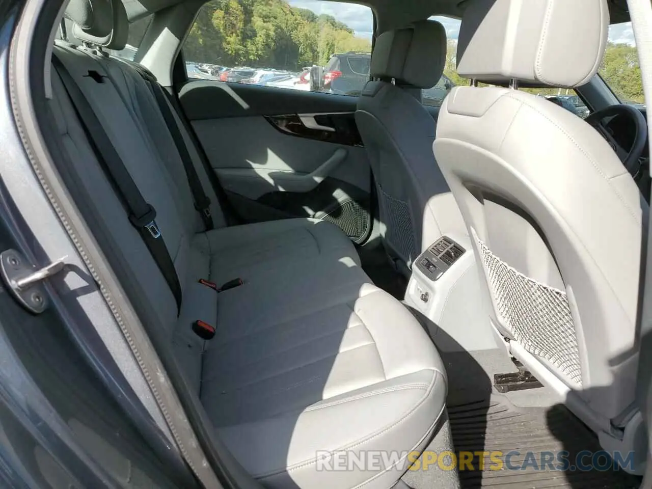 10 Photograph of a damaged car WAUENAF47KA107371 AUDI A4 2019