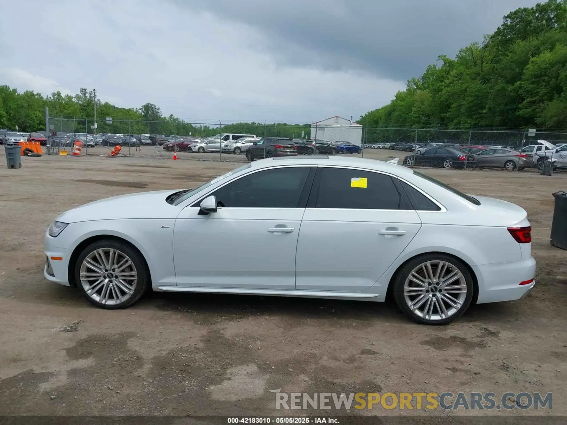 14 Photograph of a damaged car WAUENAF47KN014343 AUDI A4 2019
