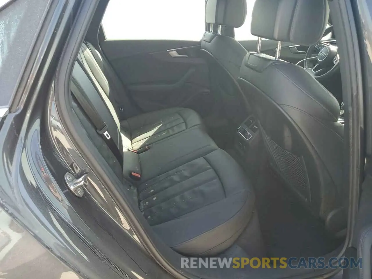 10 Photograph of a damaged car WAUENAF49KN013596 AUDI A4 2019