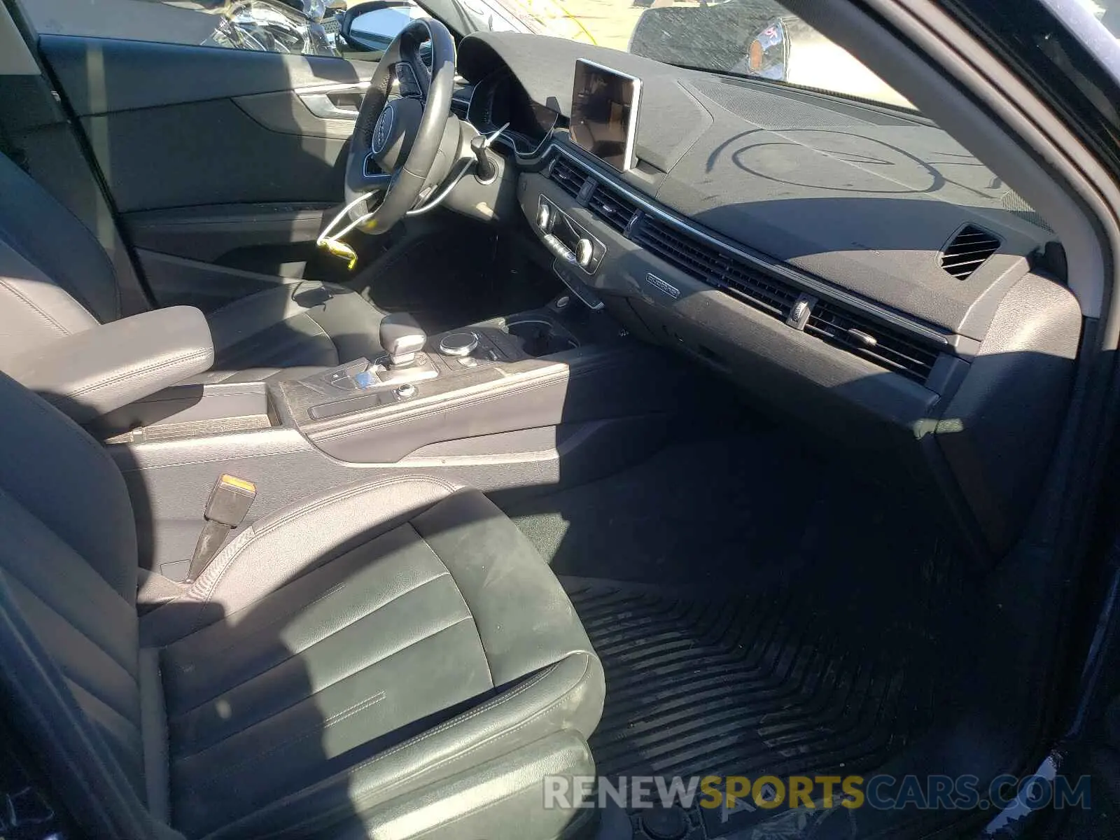 5 Photograph of a damaged car WAUENAF49KN015140 AUDI A4 2019