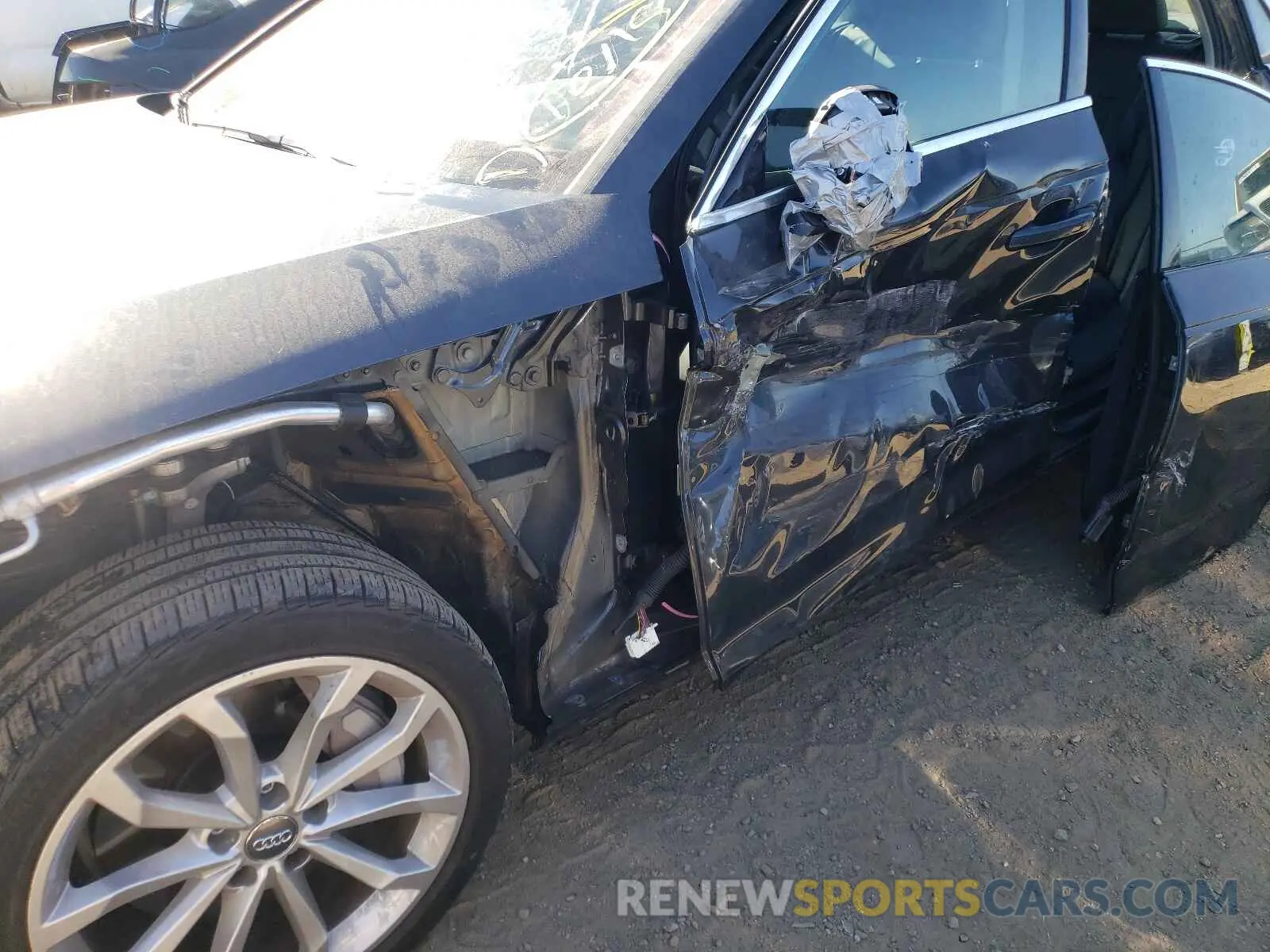 9 Photograph of a damaged car WAUENAF49KN015140 AUDI A4 2019