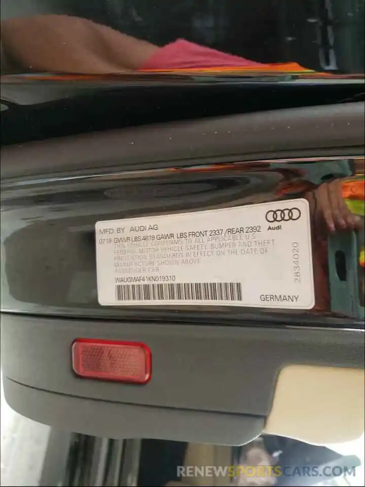 10 Photograph of a damaged car WAUGMAF41KN019310 AUDI A4 2019