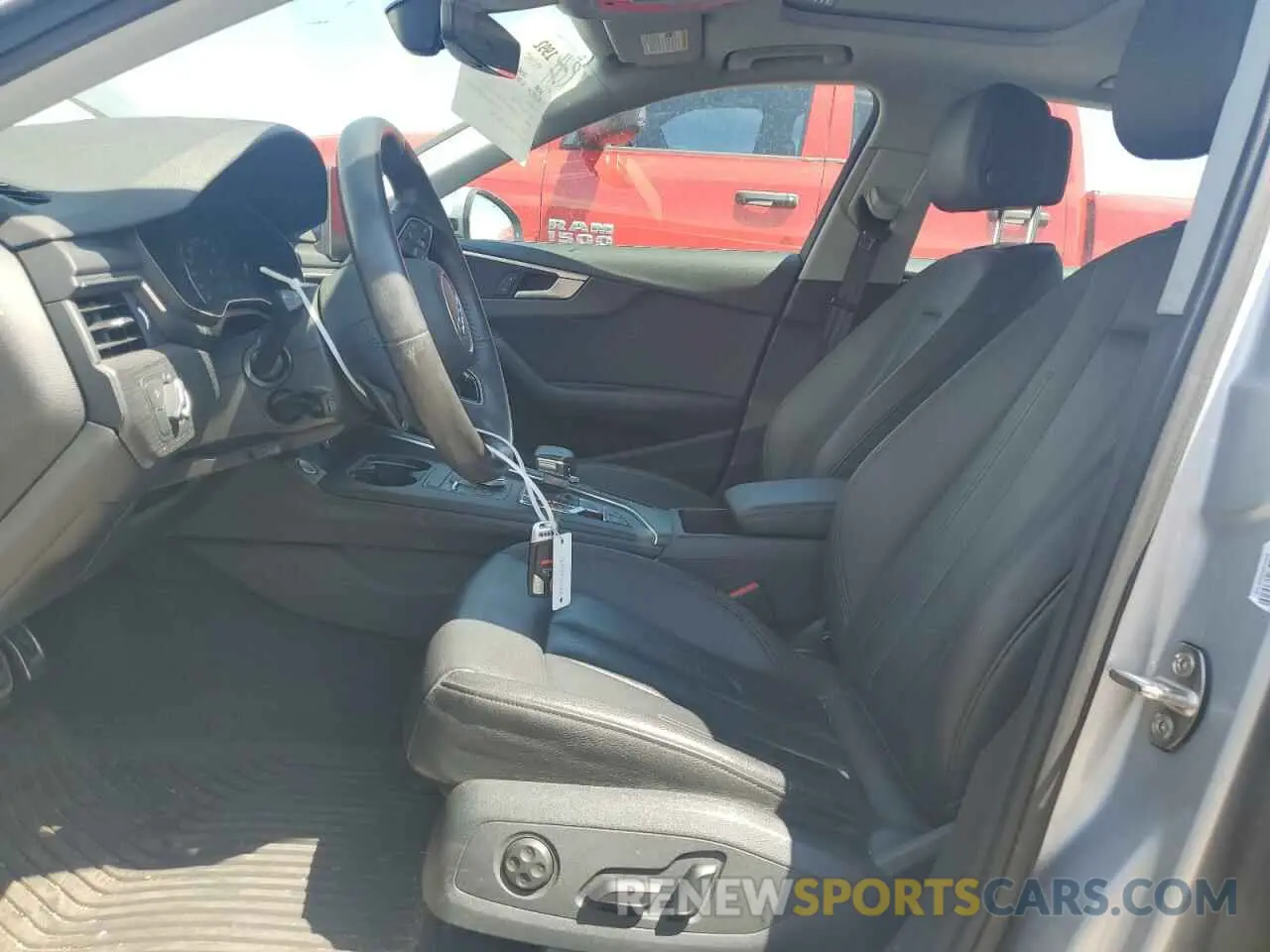 7 Photograph of a damaged car WAUGMAF42KN016268 AUDI A4 2019