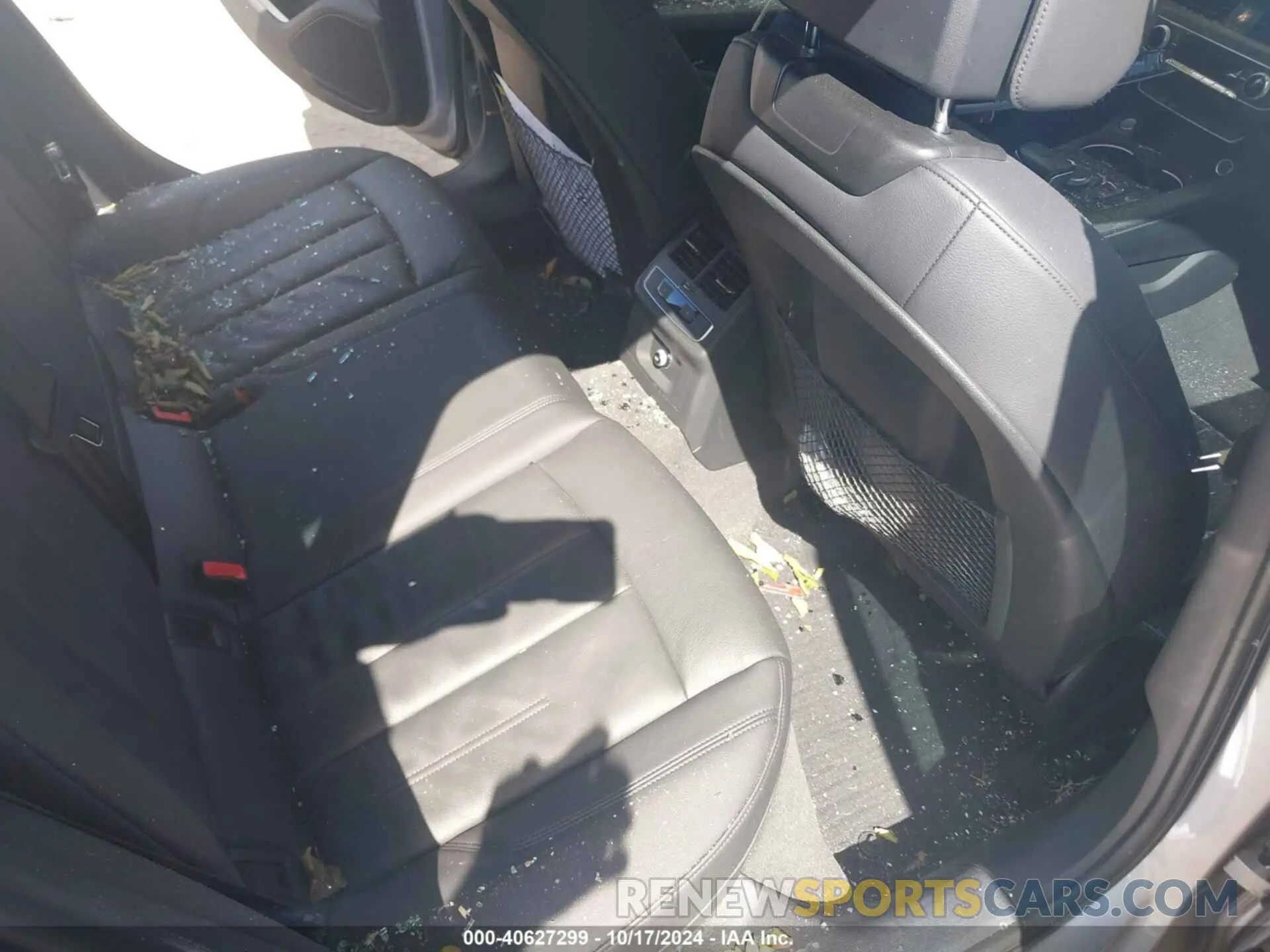 8 Photograph of a damaged car WAUGMAF43KN004954 AUDI A4 2019