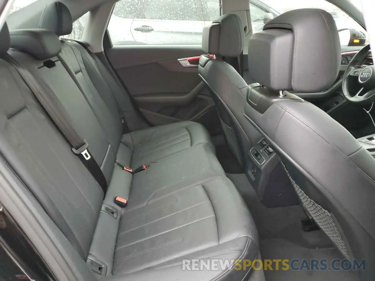 10 Photograph of a damaged car WAUGMAF45KN015440 AUDI A4 2019