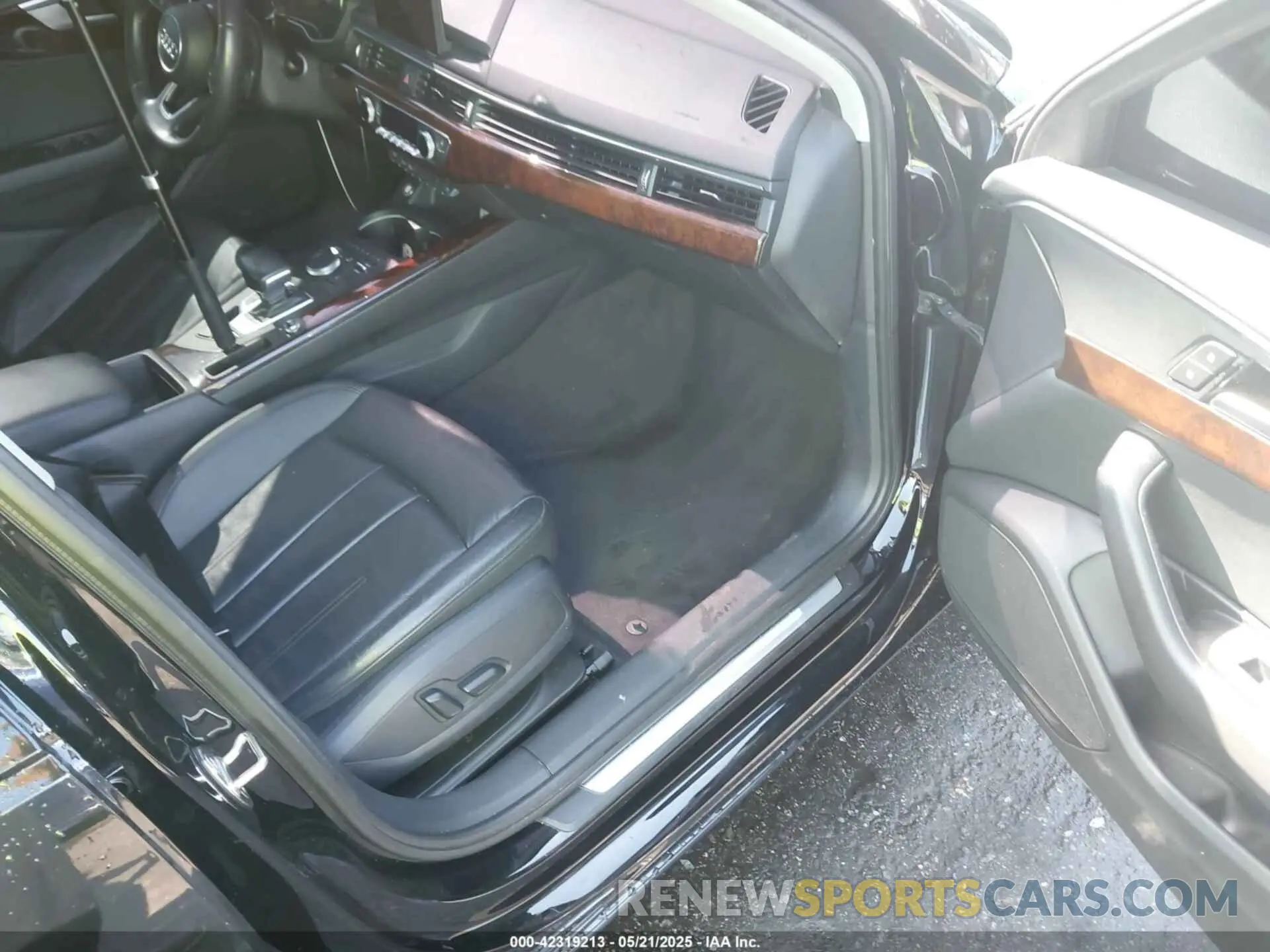 5 Photograph of a damaged car WAUGMAF46KN004947 AUDI A4 2019