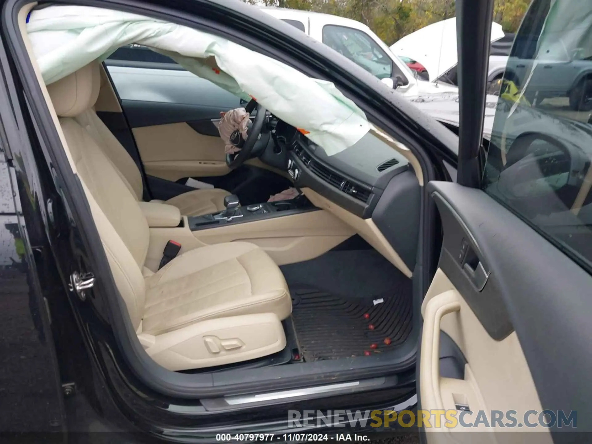 5 Photograph of a damaged car WAUGMAF47KN013642 AUDI A4 2019