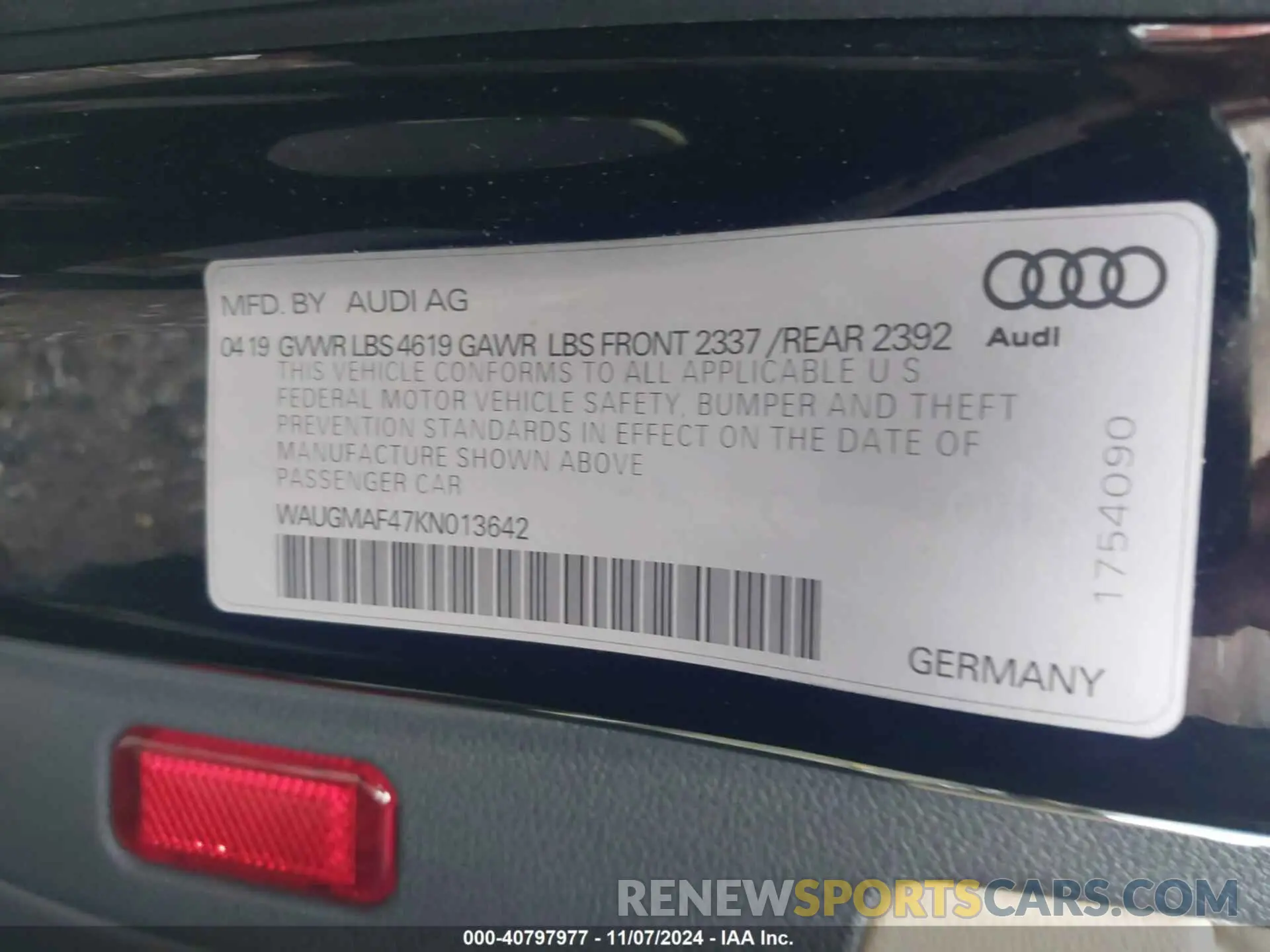 9 Photograph of a damaged car WAUGMAF47KN013642 AUDI A4 2019