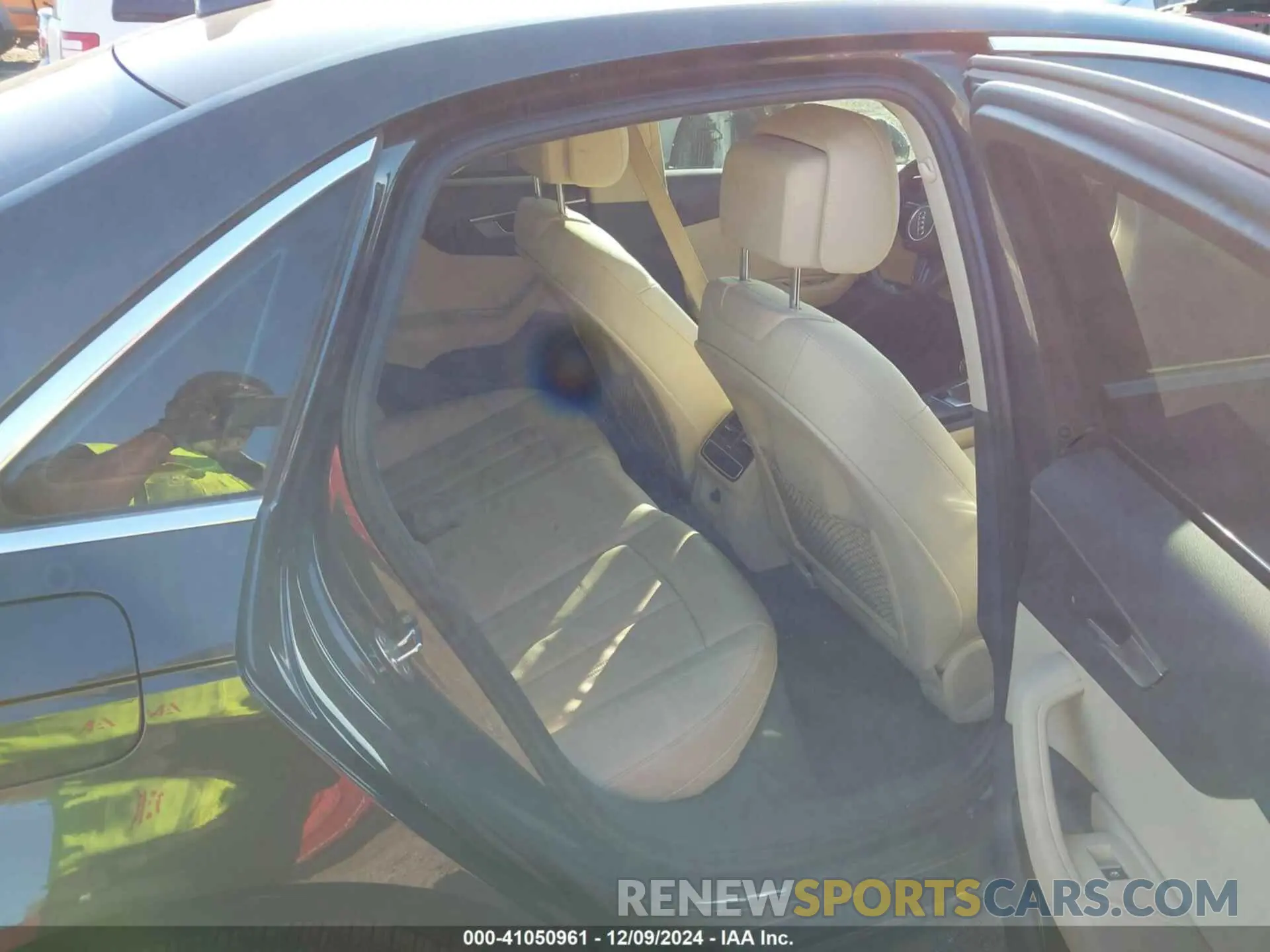 8 Photograph of a damaged car WAUGMAF48KA022521 AUDI A4 2019