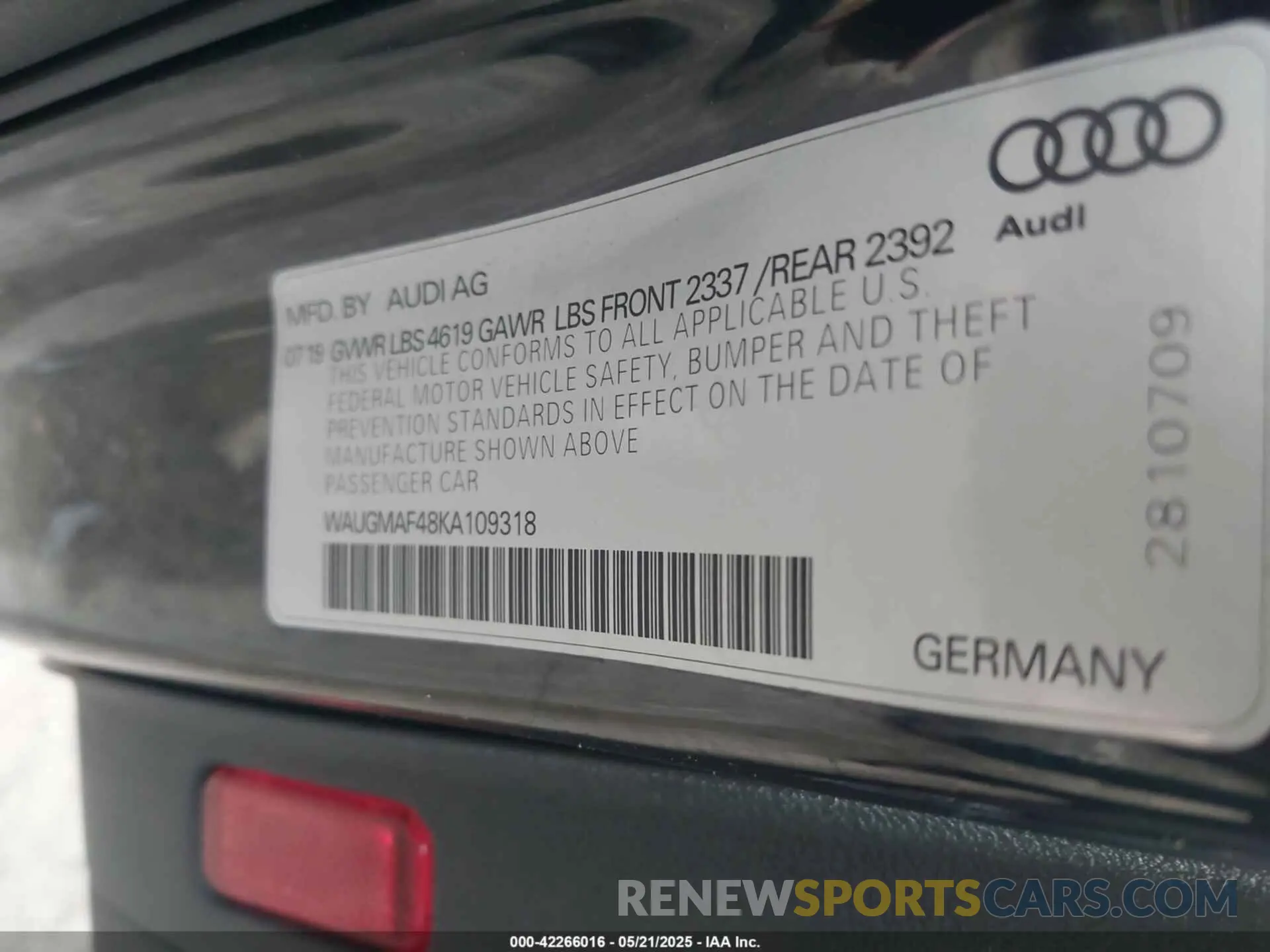 9 Photograph of a damaged car WAUGMAF48KA109318 AUDI A4 2019