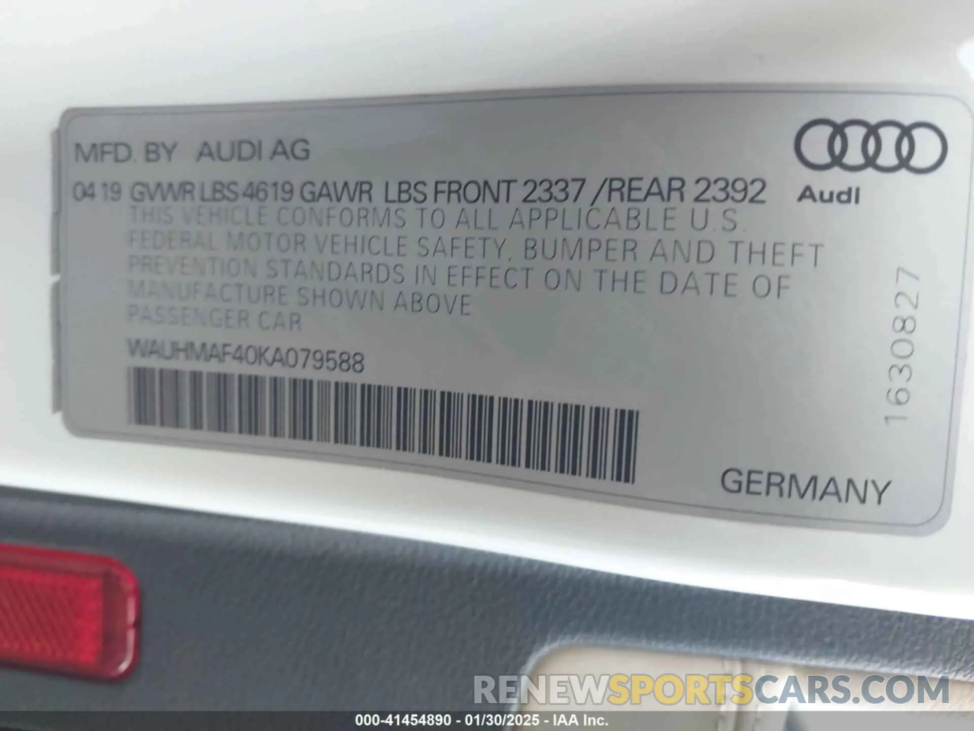 9 Photograph of a damaged car WAUHMAF40KA079588 AUDI A4 2019