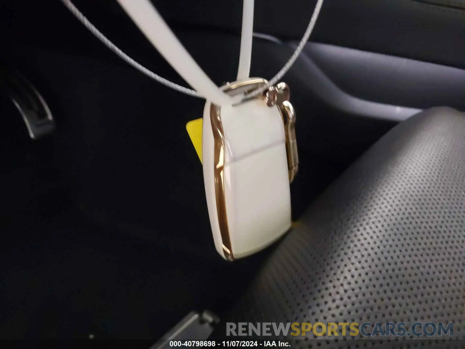 11 Photograph of a damaged car WAUHMAF46KN016035 AUDI A4 2019