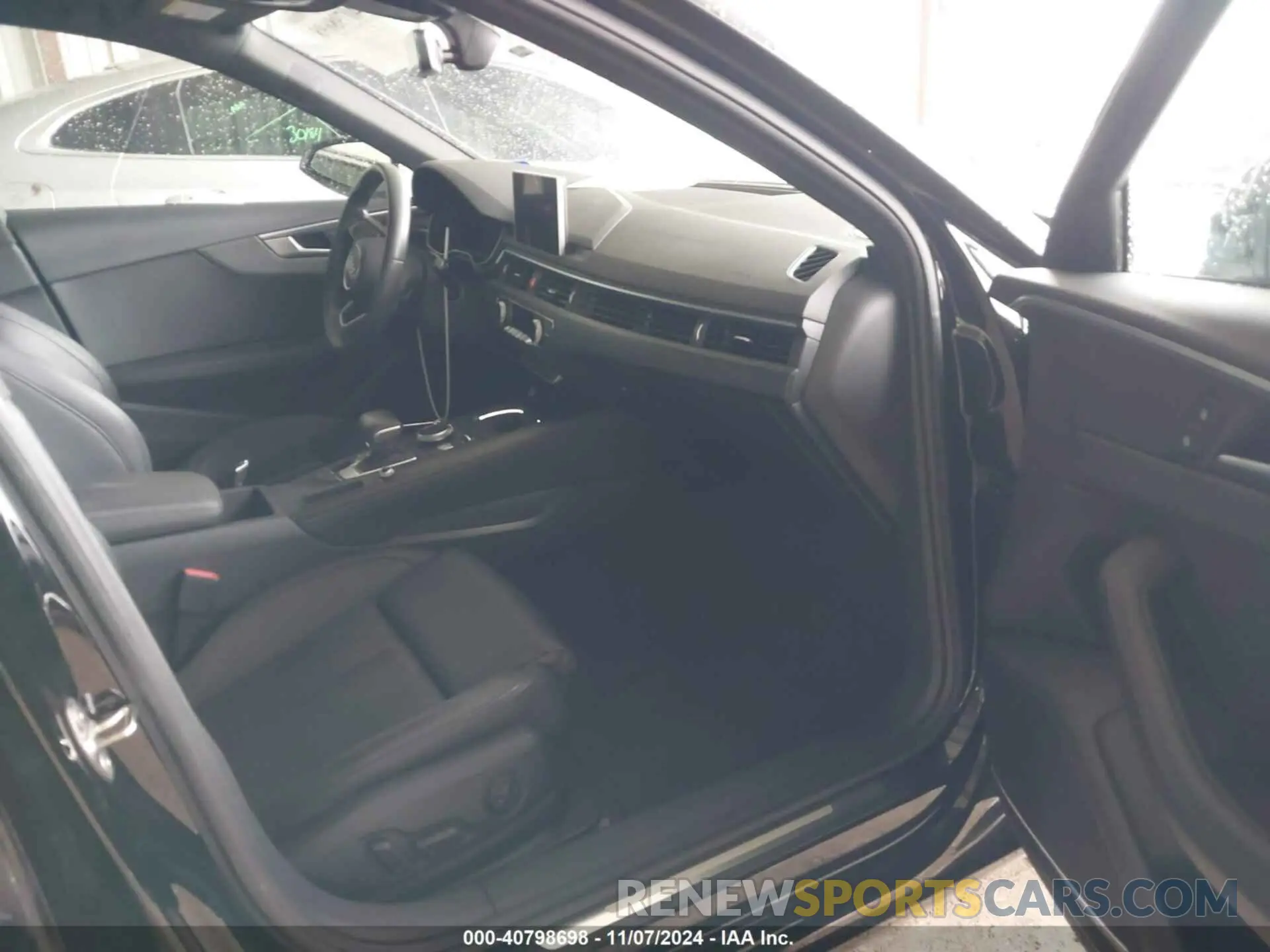 5 Photograph of a damaged car WAUHMAF46KN016035 AUDI A4 2019