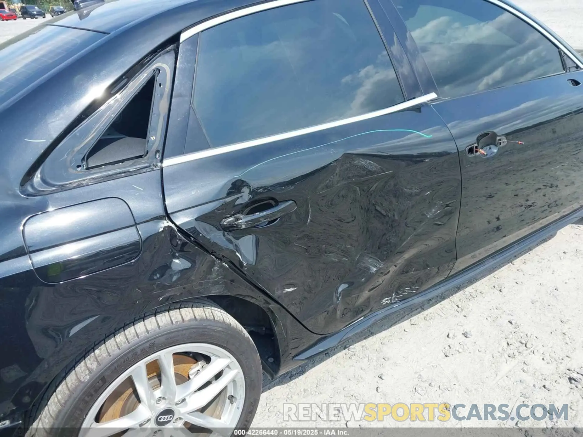 6 Photograph of a damaged car WAUENAF40LA062033 AUDI A4 2020