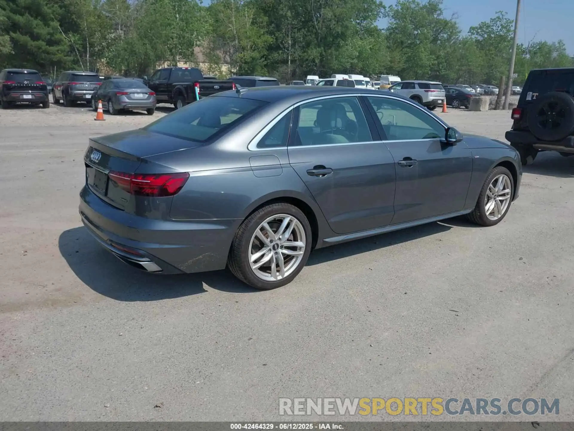 4 Photograph of a damaged car WAUENAF42LN009116 AUDI A4 2020
