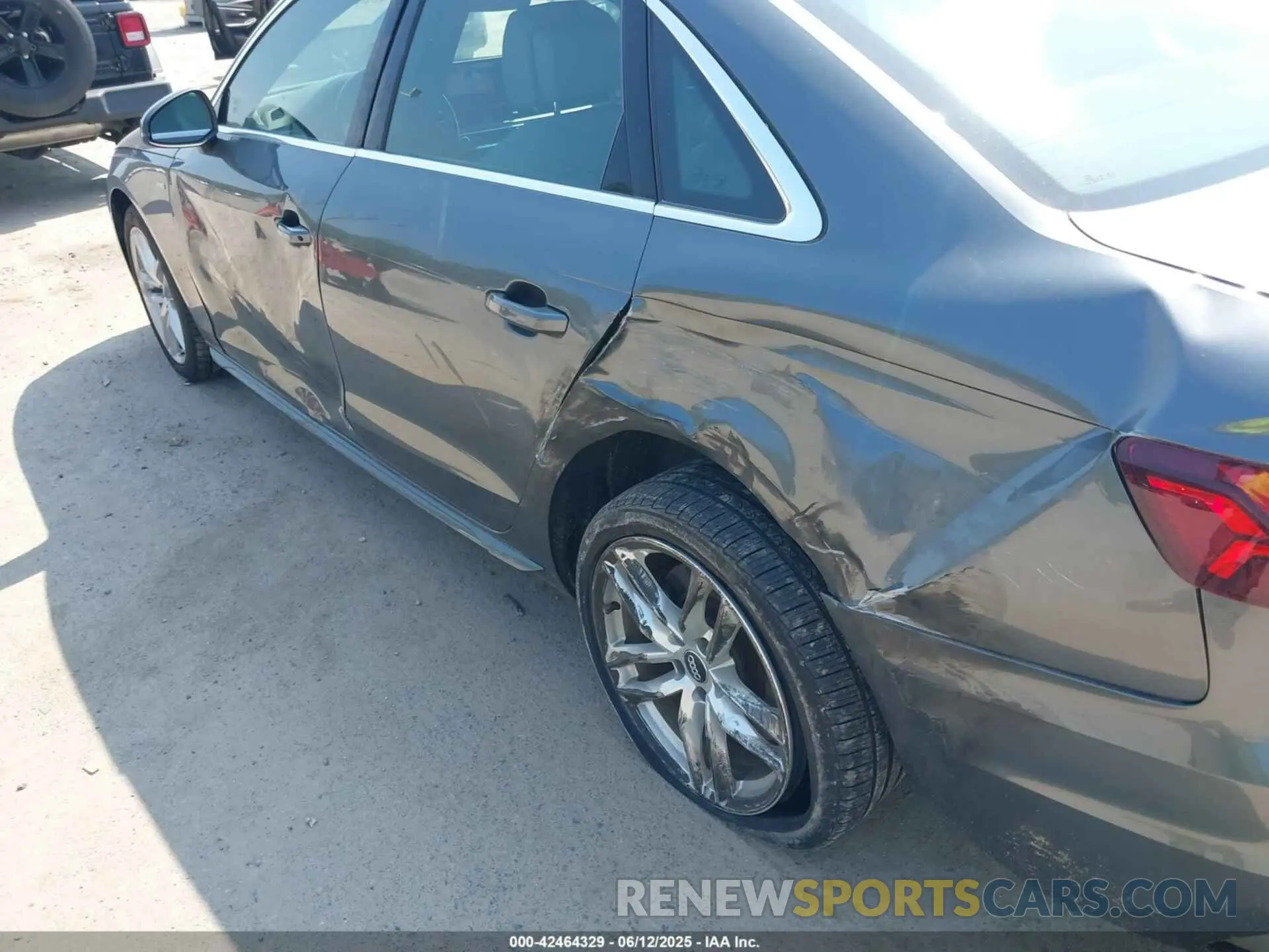 6 Photograph of a damaged car WAUENAF42LN009116 AUDI A4 2020