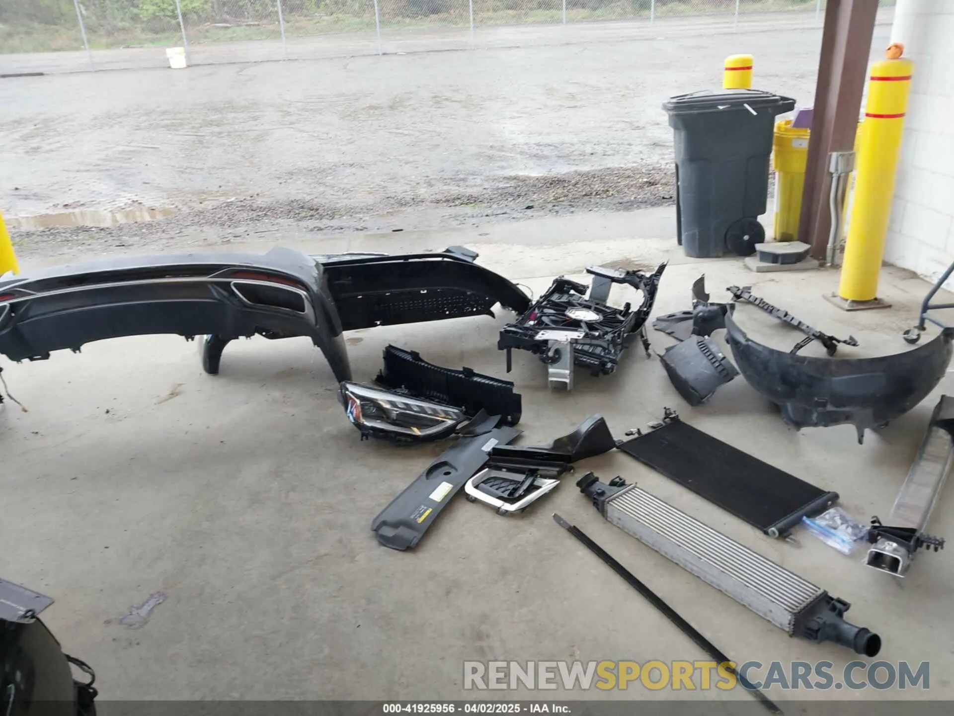 12 Photograph of a damaged car WAUENAF44LN010185 AUDI A4 2020
