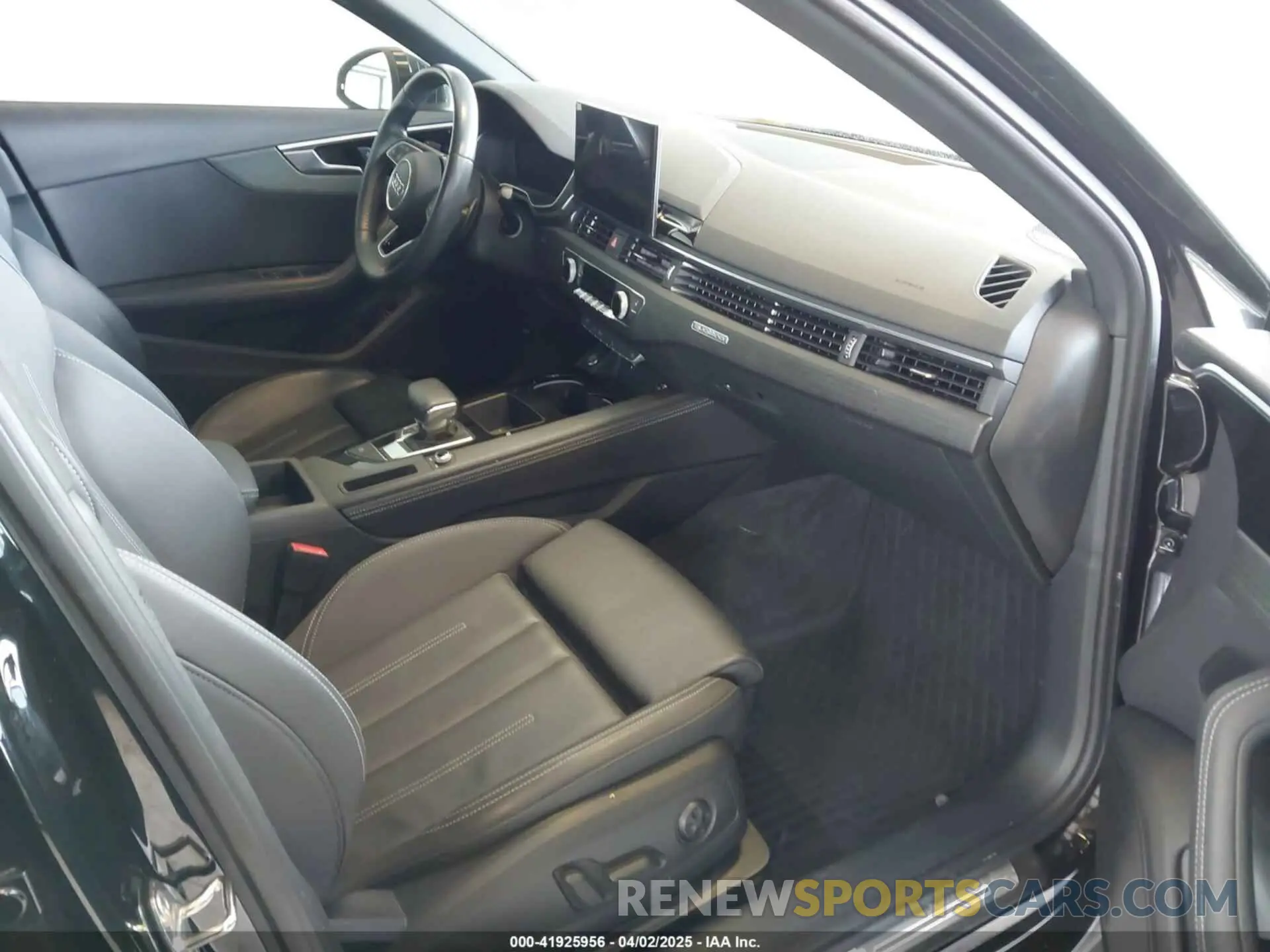5 Photograph of a damaged car WAUENAF44LN010185 AUDI A4 2020