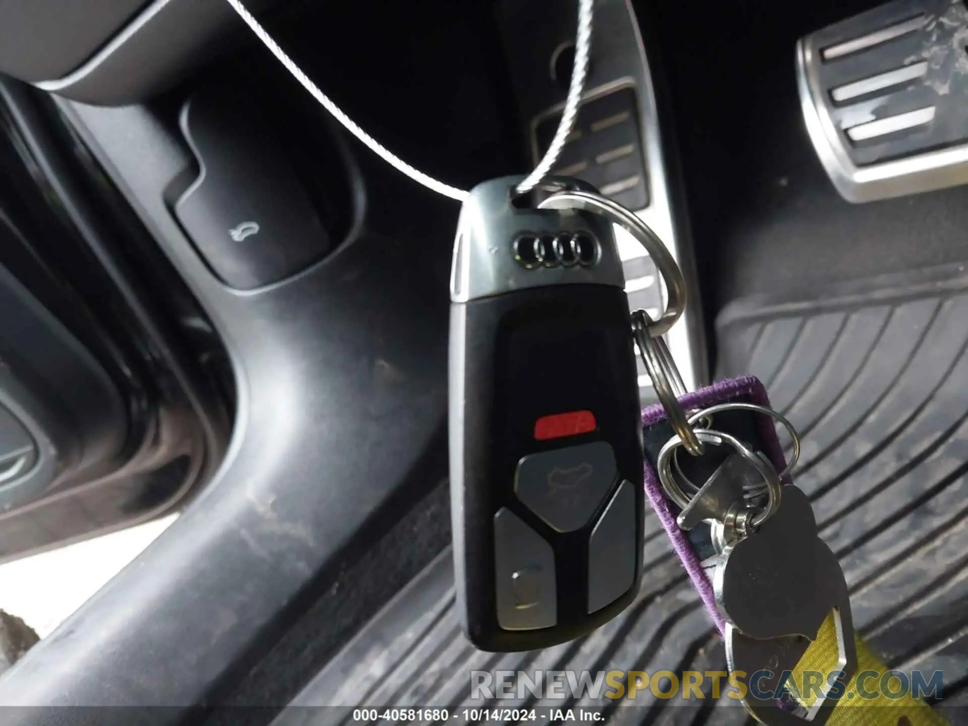 11 Photograph of a damaged car WAUENAF48LN006656 AUDI A4 2020