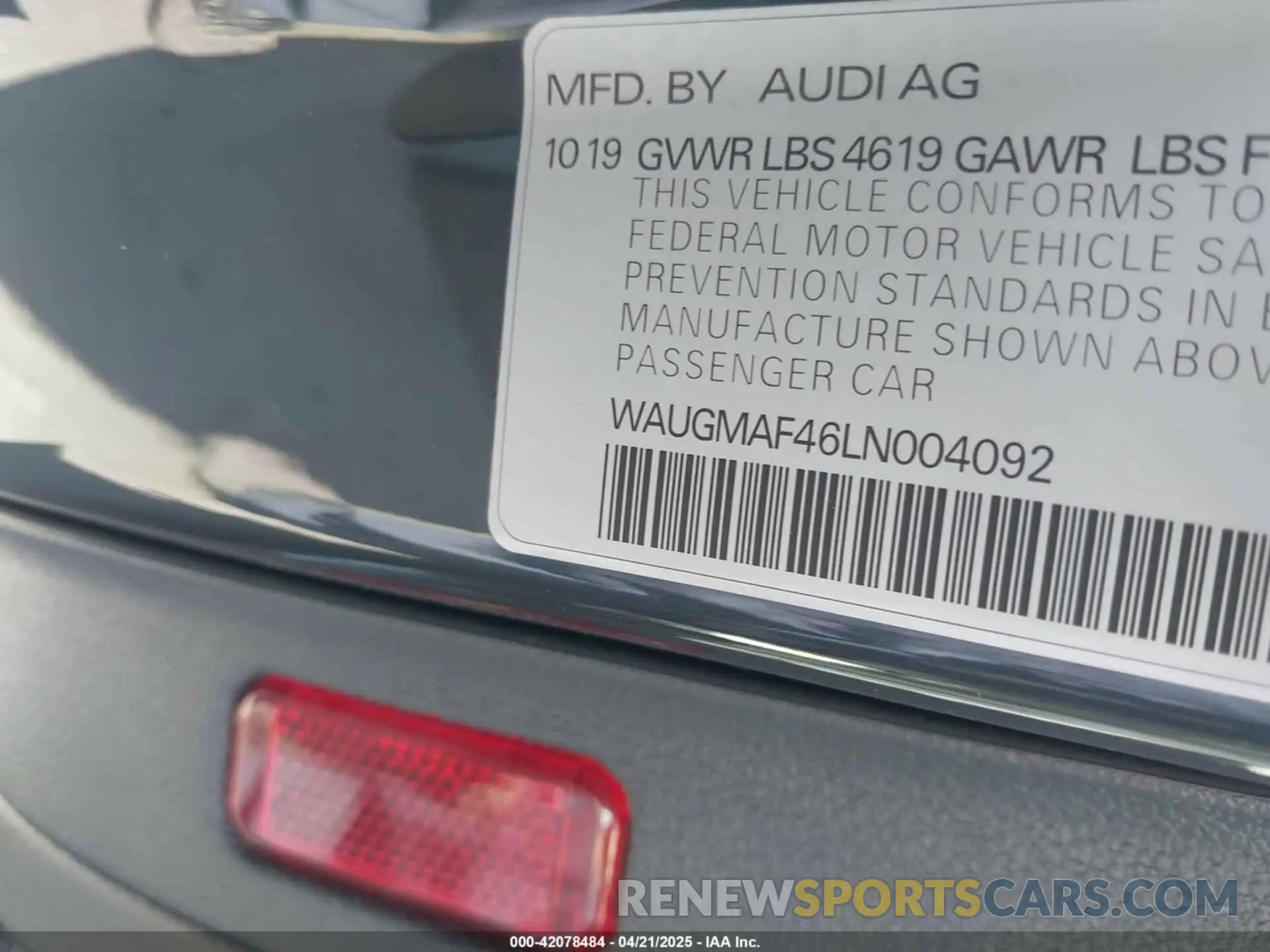9 Photograph of a damaged car WAUGMAF46LN004092 AUDI A4 2020