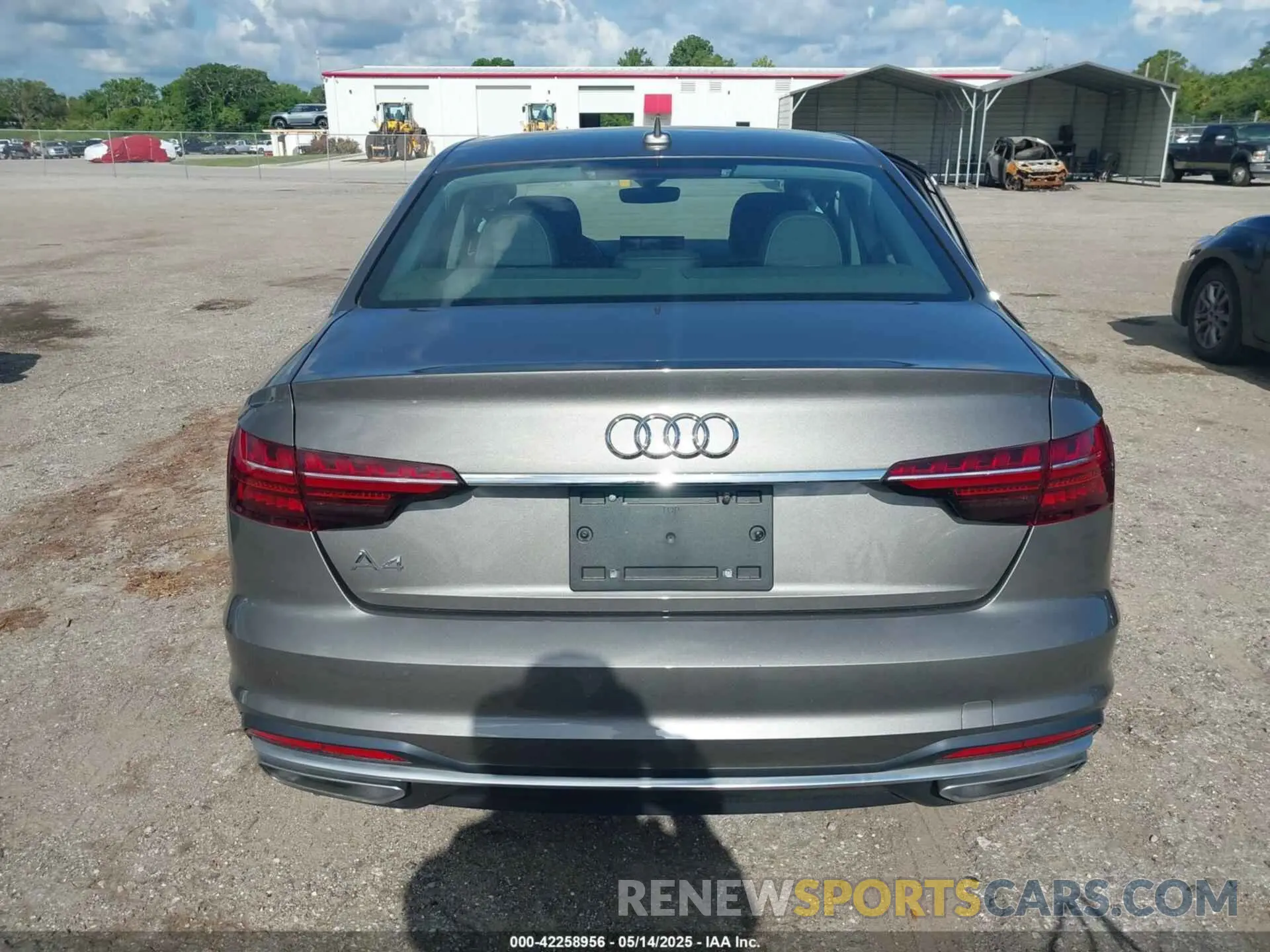 16 Photograph of a damaged car WAUGMAF48LA069968 AUDI A4 2020