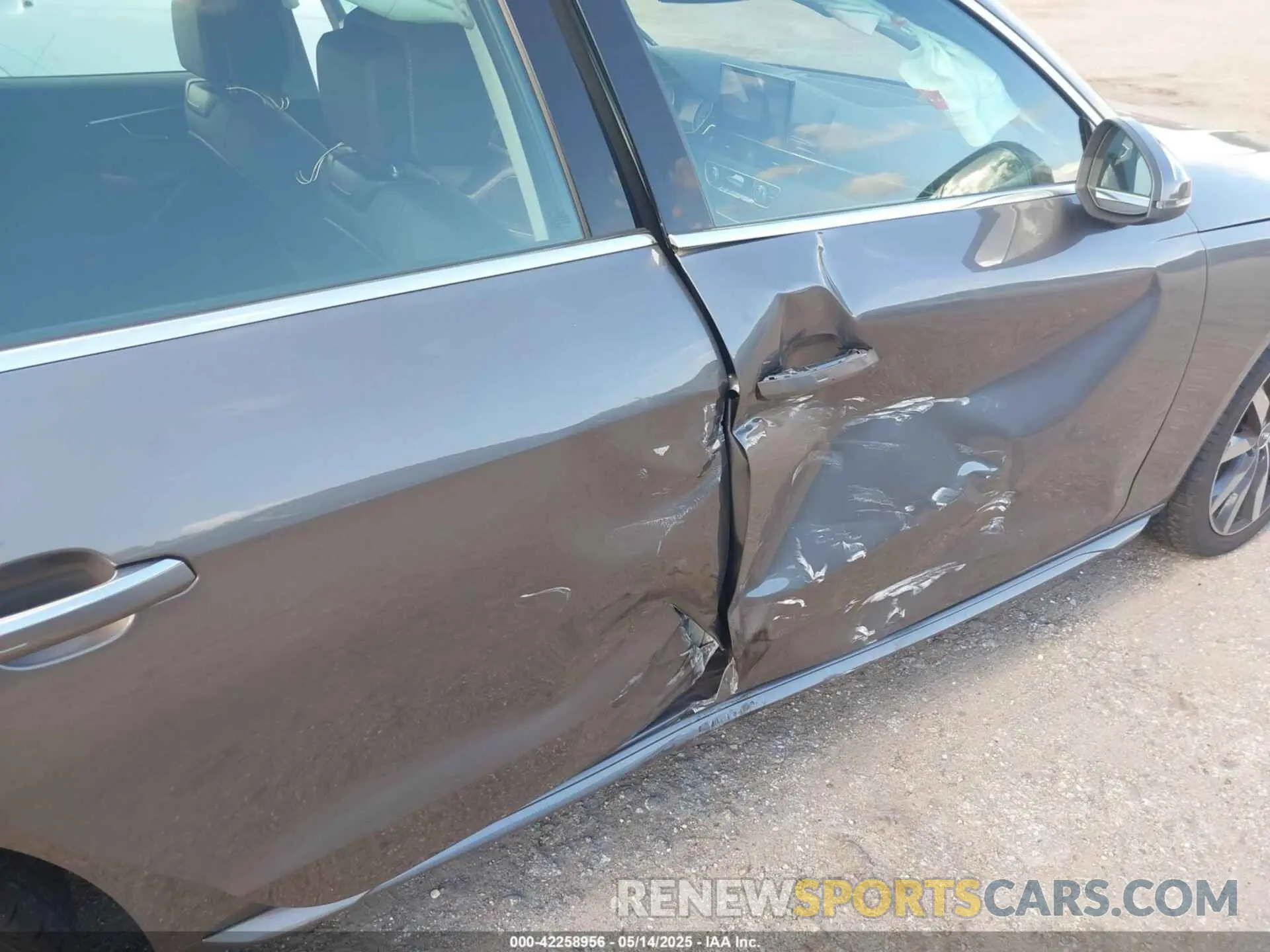 6 Photograph of a damaged car WAUGMAF48LA069968 AUDI A4 2020