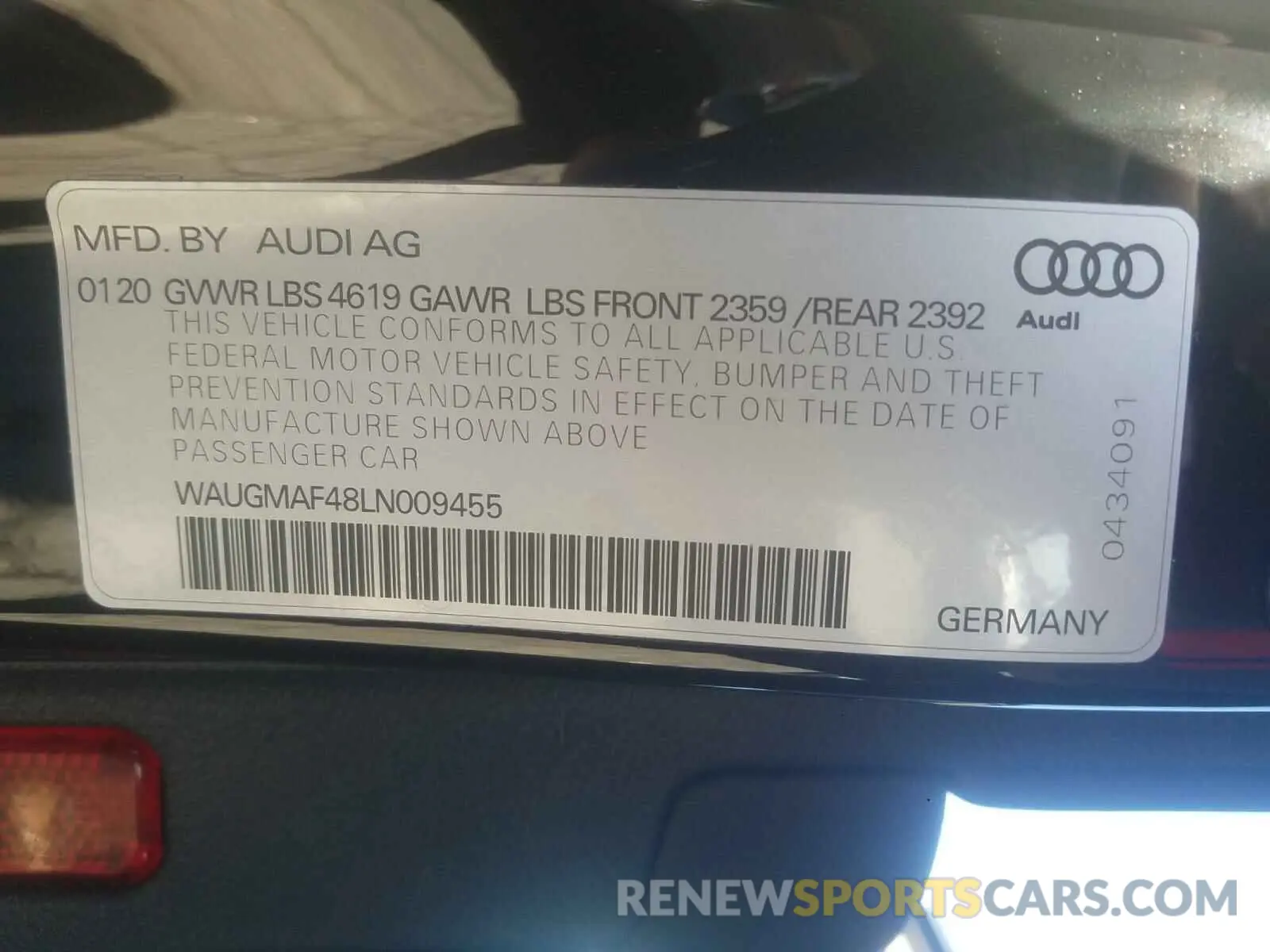 10 Photograph of a damaged car WAUGMAF48LN009455 AUDI A4 2020