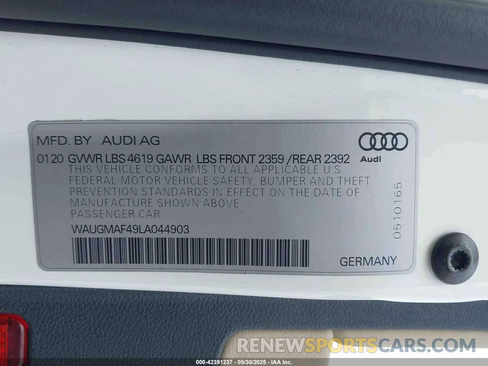 9 Photograph of a damaged car WAUGMAF49LA044903 AUDI A4 2020
