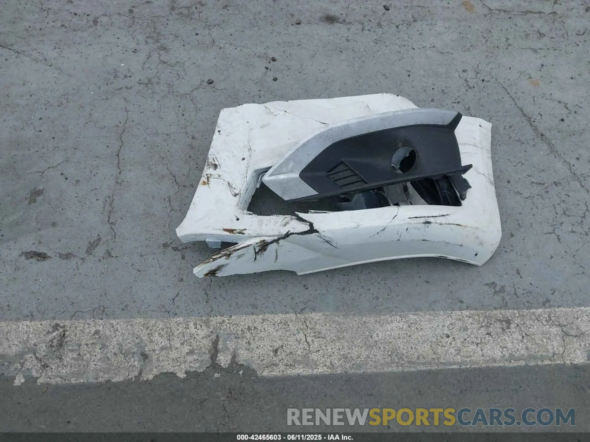 12 Photograph of a damaged car WAUHMAF41LN004876 AUDI A4 2020