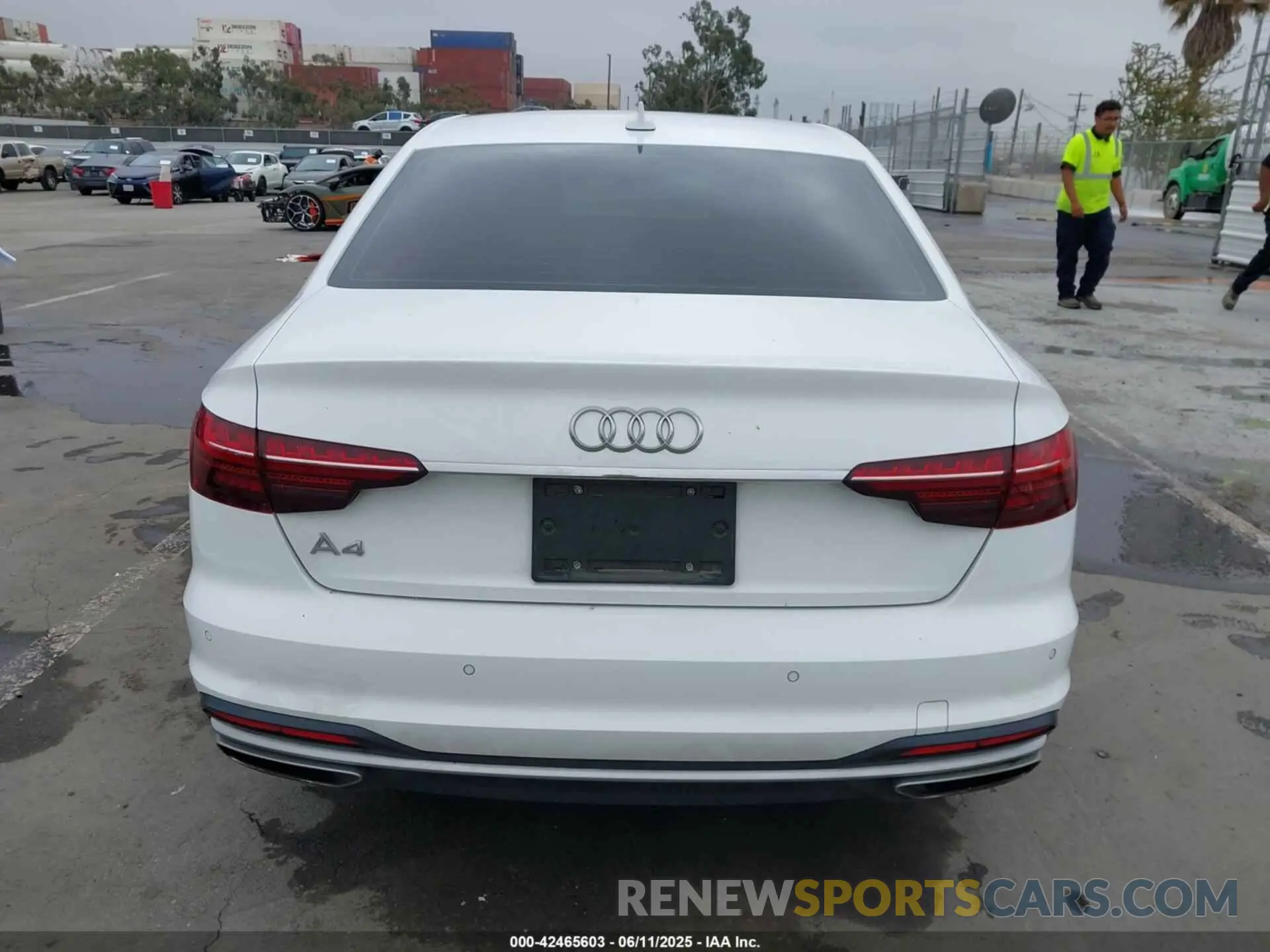 17 Photograph of a damaged car WAUHMAF41LN004876 AUDI A4 2020