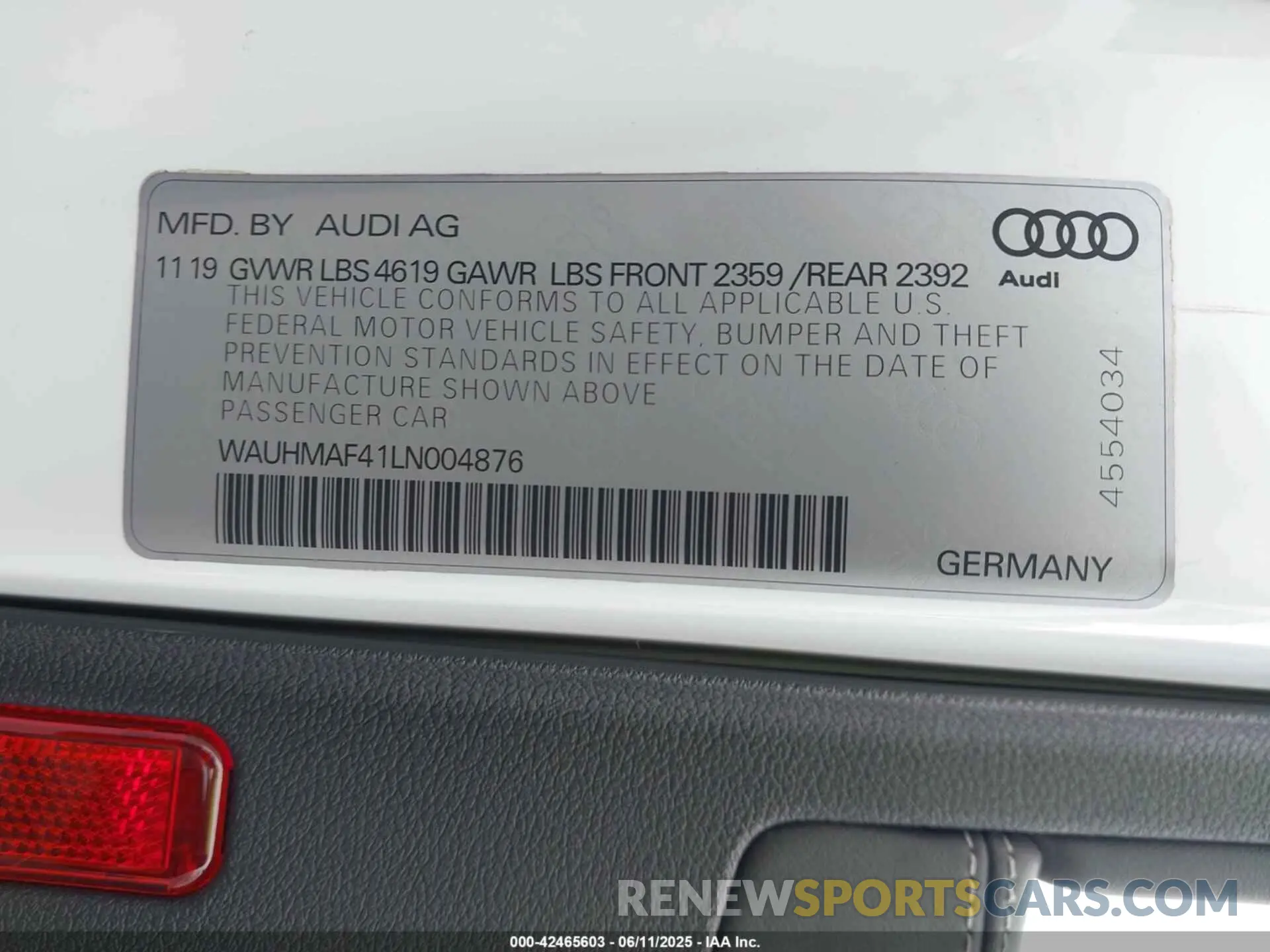 9 Photograph of a damaged car WAUHMAF41LN004876 AUDI A4 2020