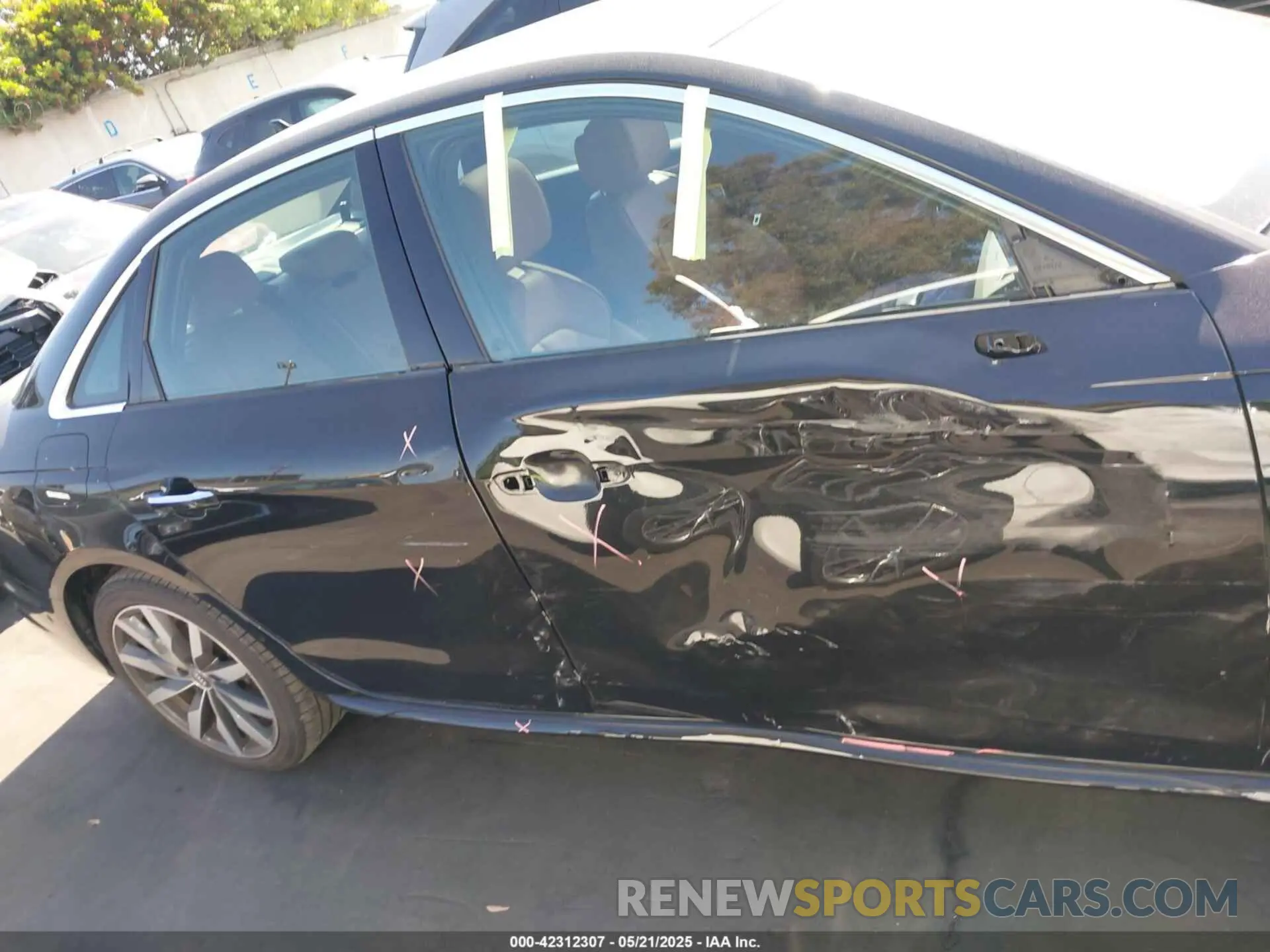 14 Photograph of a damaged car WAUJMAF46LN008486 AUDI A4 2020