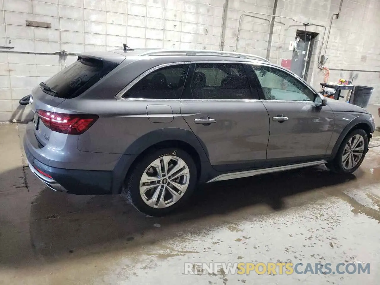 3 Photograph of a damaged car WA18AAF49MA046470 AUDI A4 2021