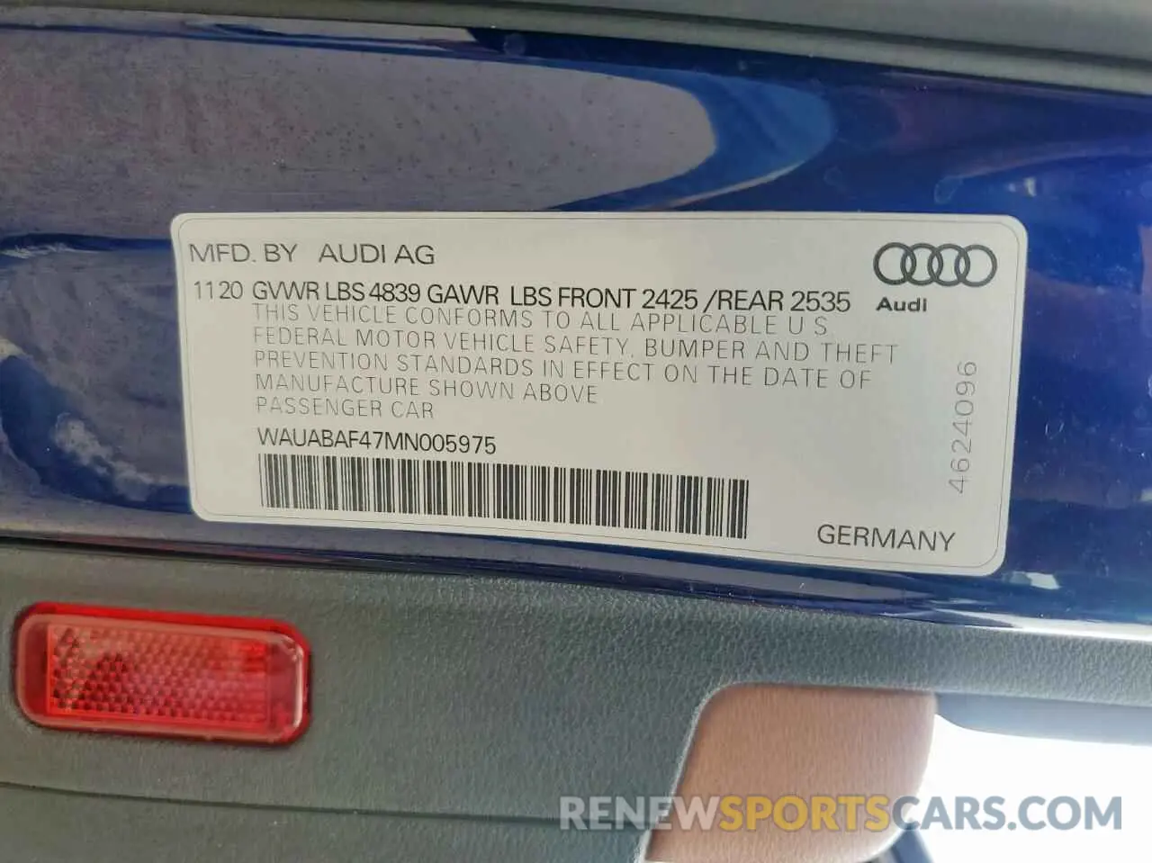 10 Photograph of a damaged car WAUABAF47MN005975 AUDI A4 2021
